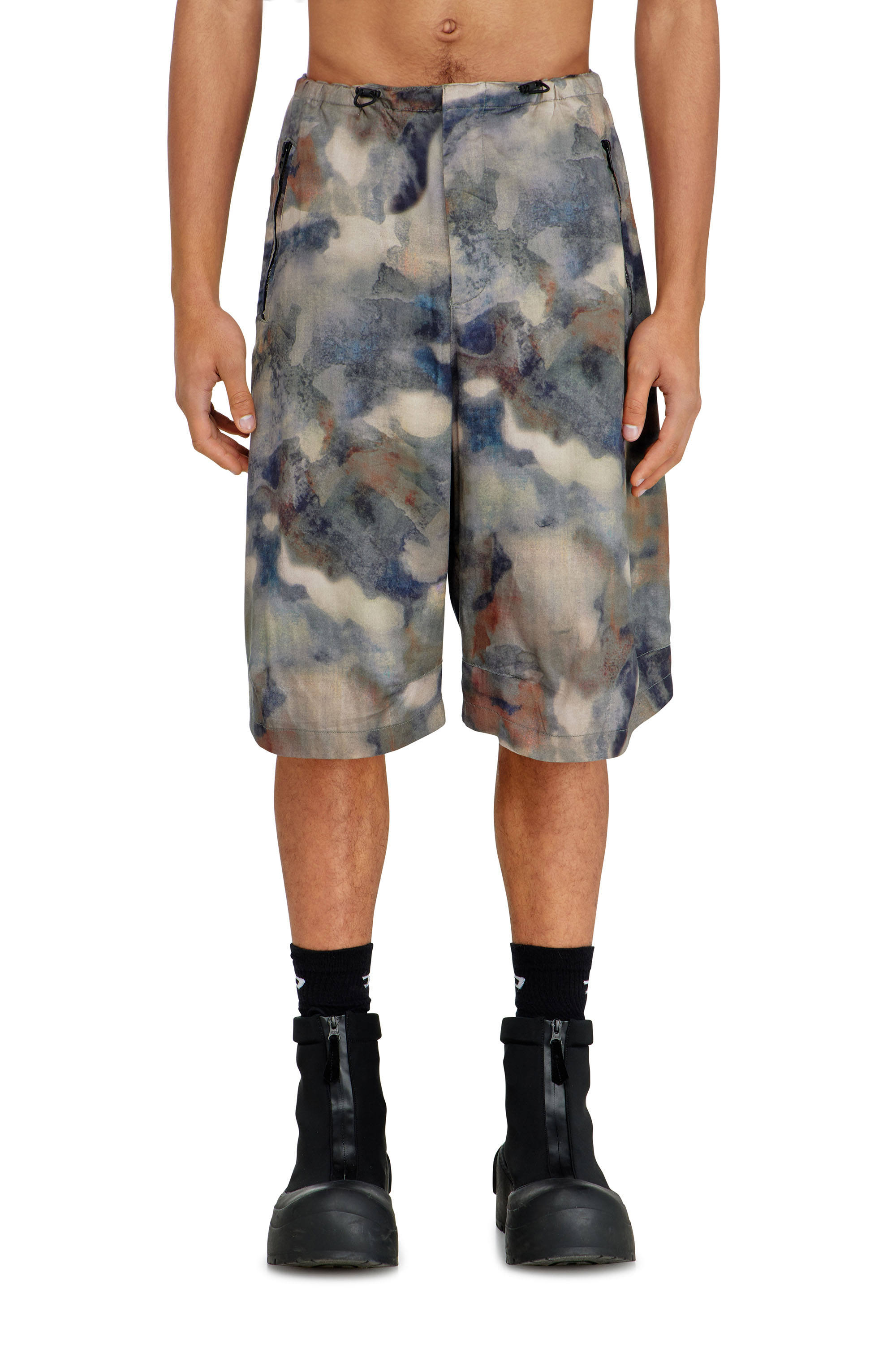 Diesel - P-STITCH-SHORT-TKBZ, Herren Flie&szlig;ende Bermudashorts mit durchg&auml;ngigem Camouflage-Print in Blau/Braun - 1