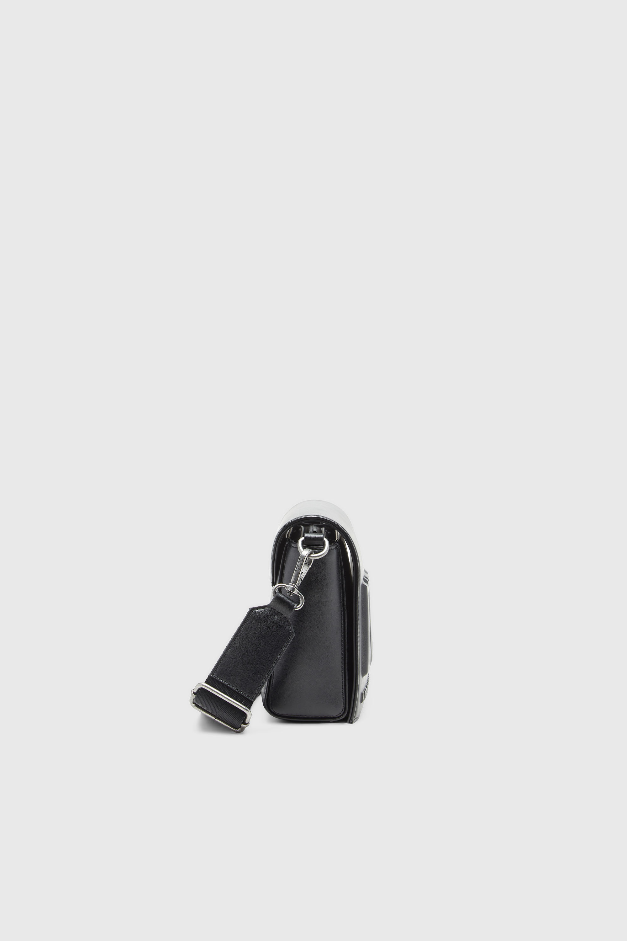 Diesel - DSL 3D CAMERA BAG X, Unisex Dsl 3D &ndash; Camera bag mit gepr&auml;gtem Logo in Schwarz - 5