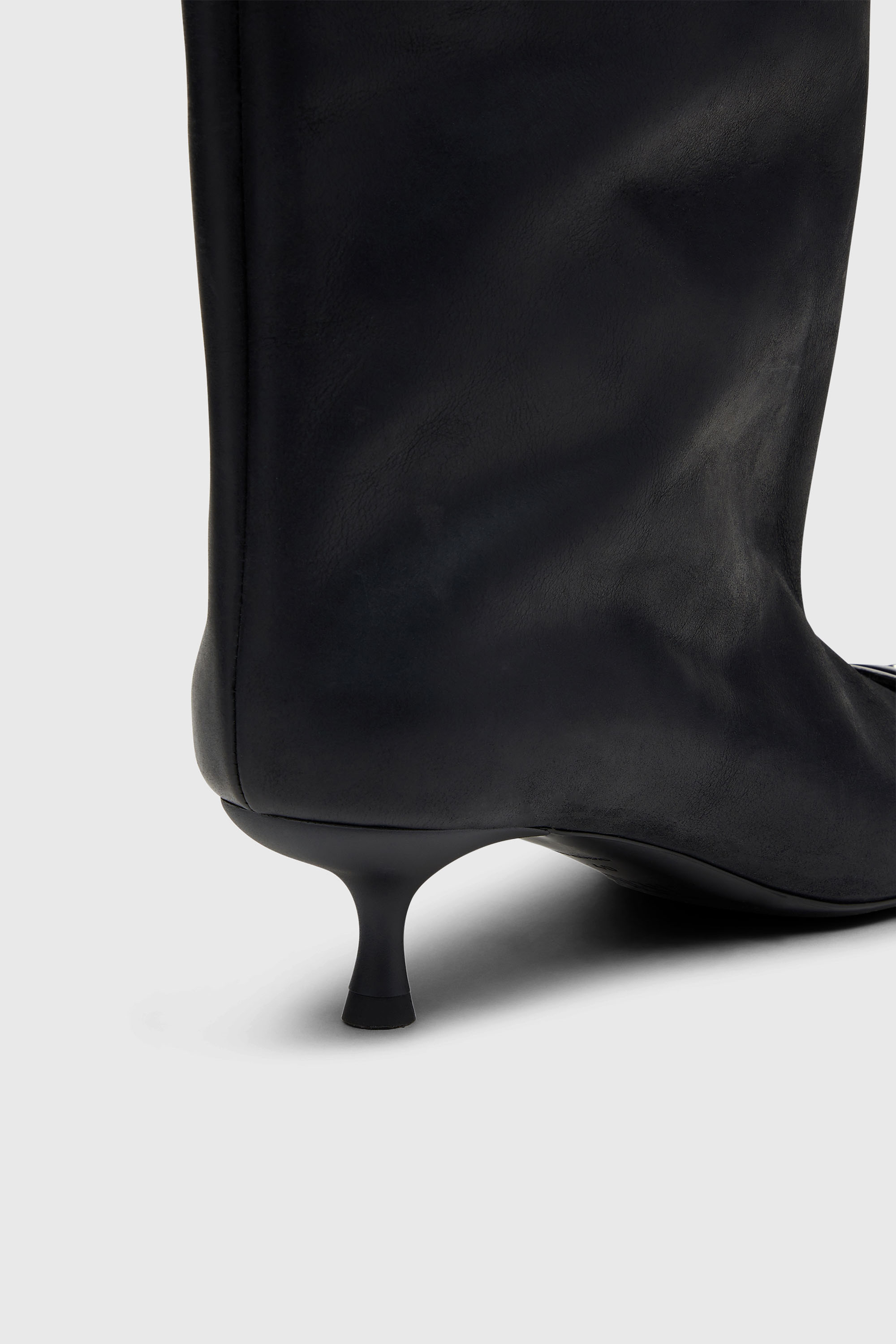 Diesel - D-VENUS 40 KB TUBE, Damen D-Venus-Kniehohe Stiefel aus Fettleder in Schwarz - 4