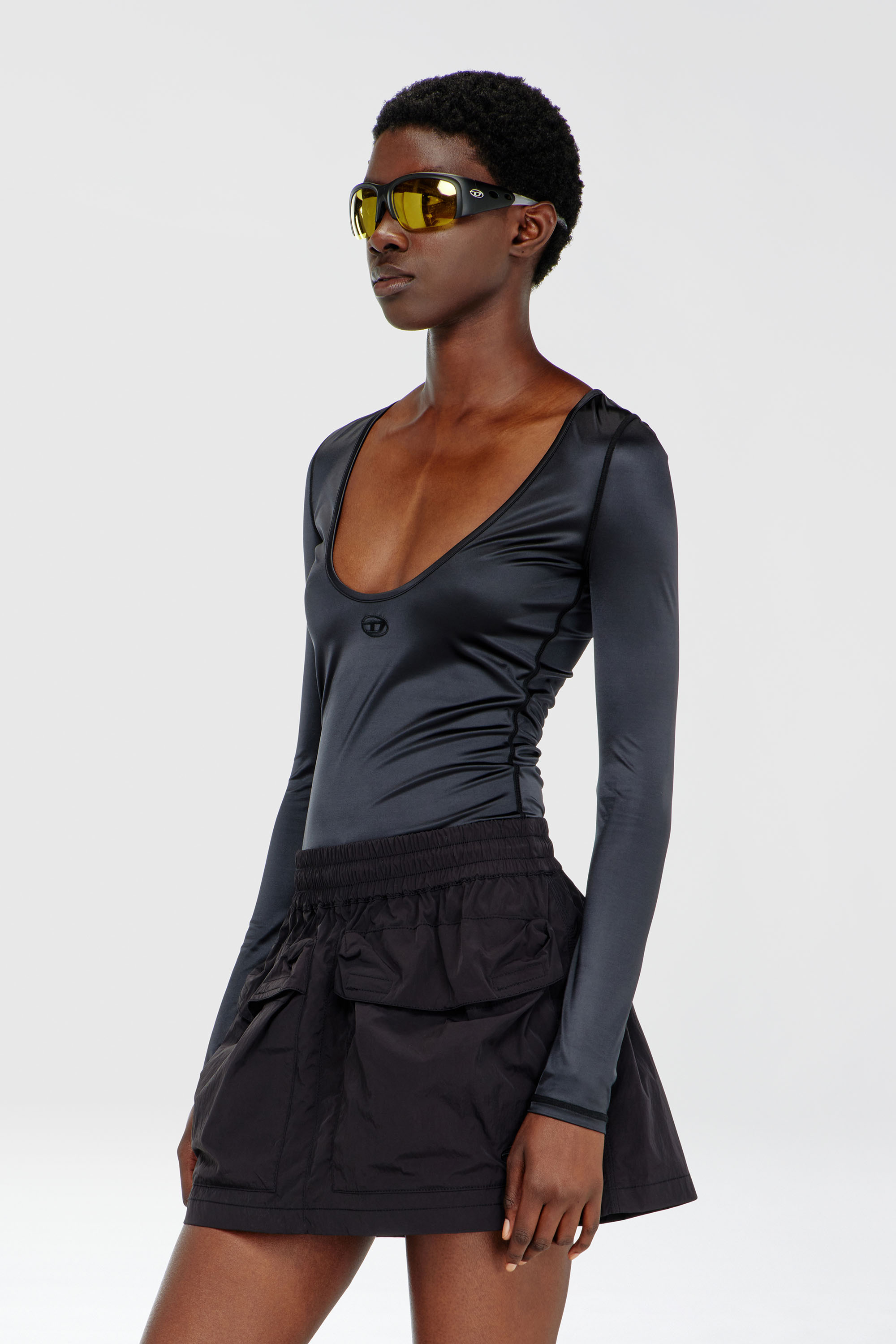 Diesel - T-ELPHIN-LS, Damen Nylon slim top mit Rundhalsausschnitt und Logo Oval D Stickerei in Schwarz - 1