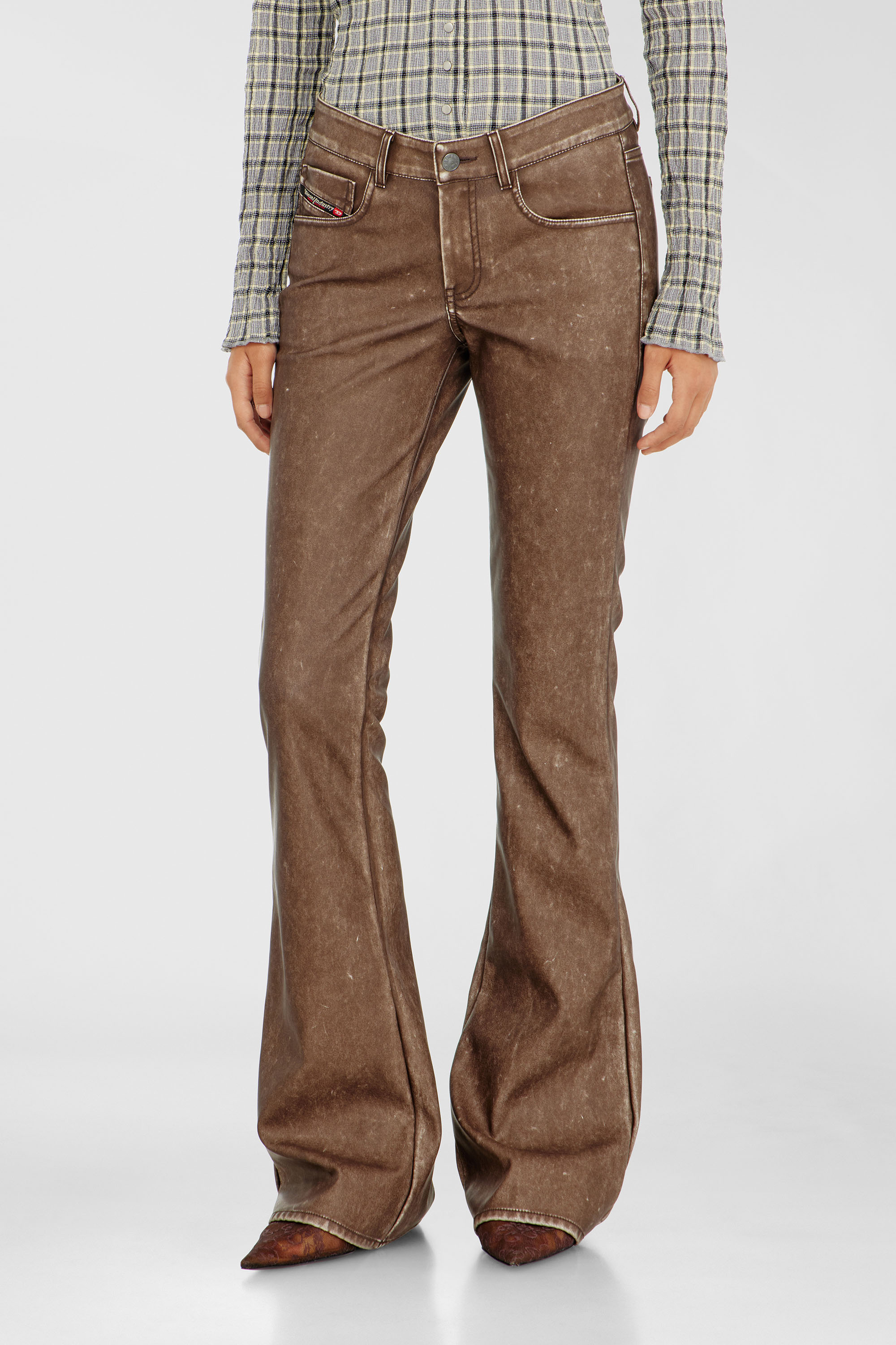 Diesel - P-STELLAR-S1, Damen Bootcut-Hose aus beschichtetem Material in Braun - 3
