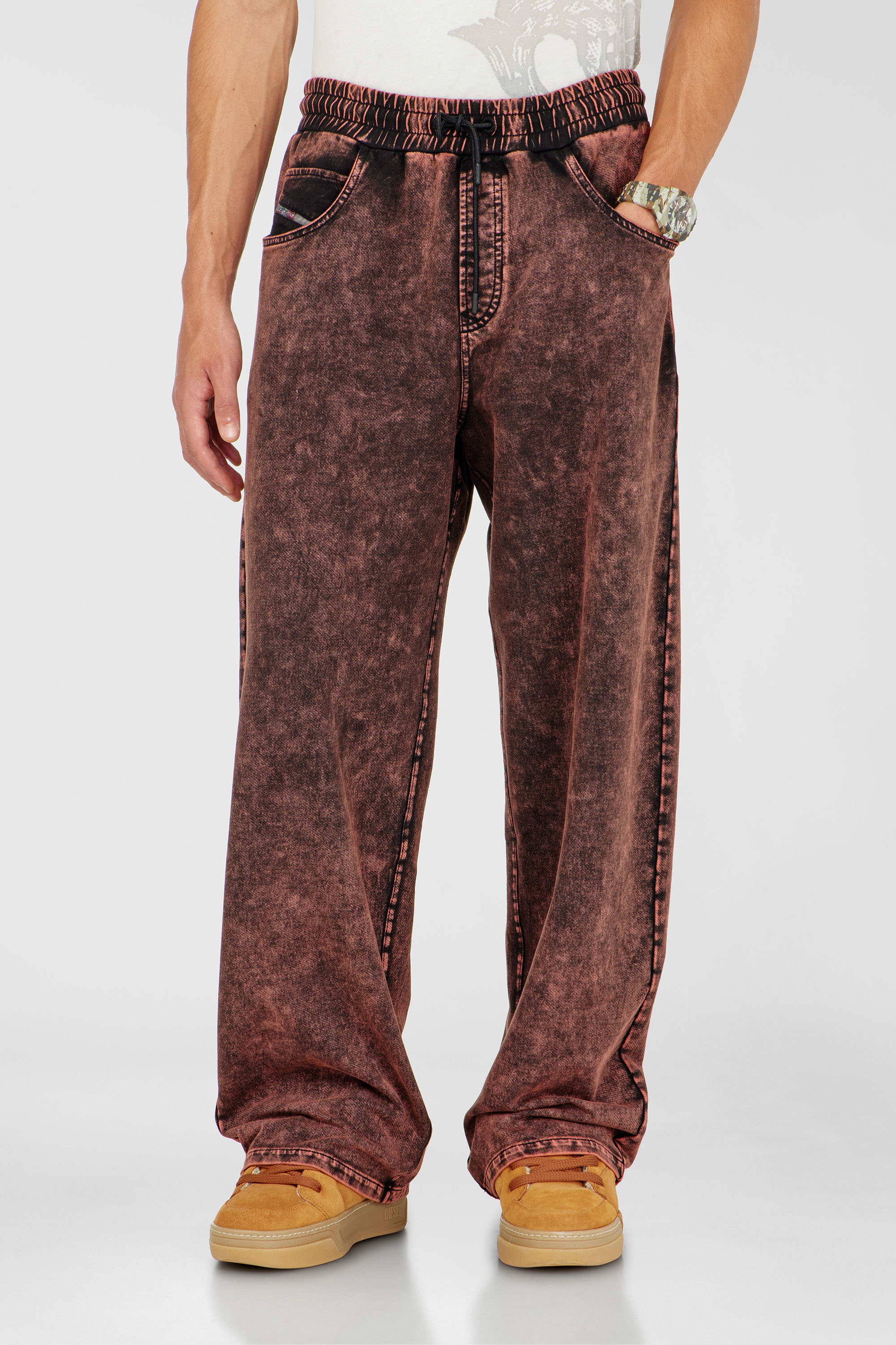 Diesel - P-STUK, Herren Sweatpants mit Denim-Effekt in Braun - 3