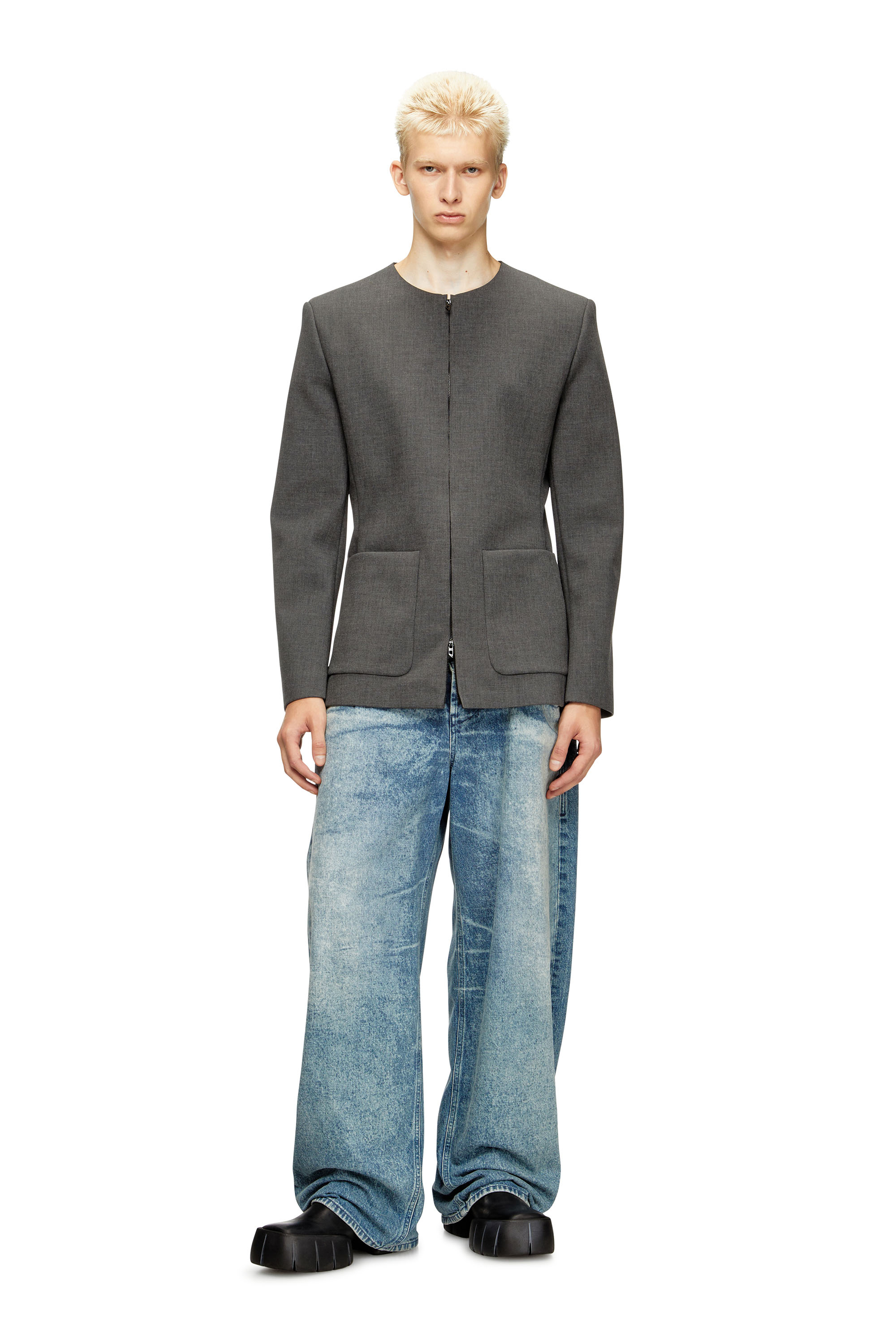 Diesel - J-CESAR-NEO, Herren Kragenlose Jacke aus neoprenbeschichtetem Stoff in Grau - 2