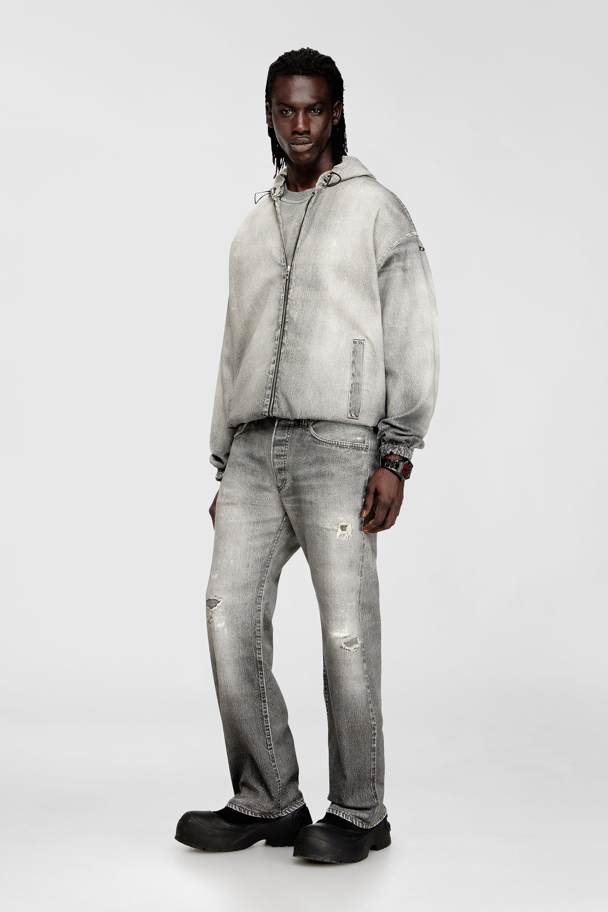Diesel - D-WYNNY JOGG, Herren Kapuzenjacke aus Trompe-l'oeil-JoggJeans in Grau - 2
