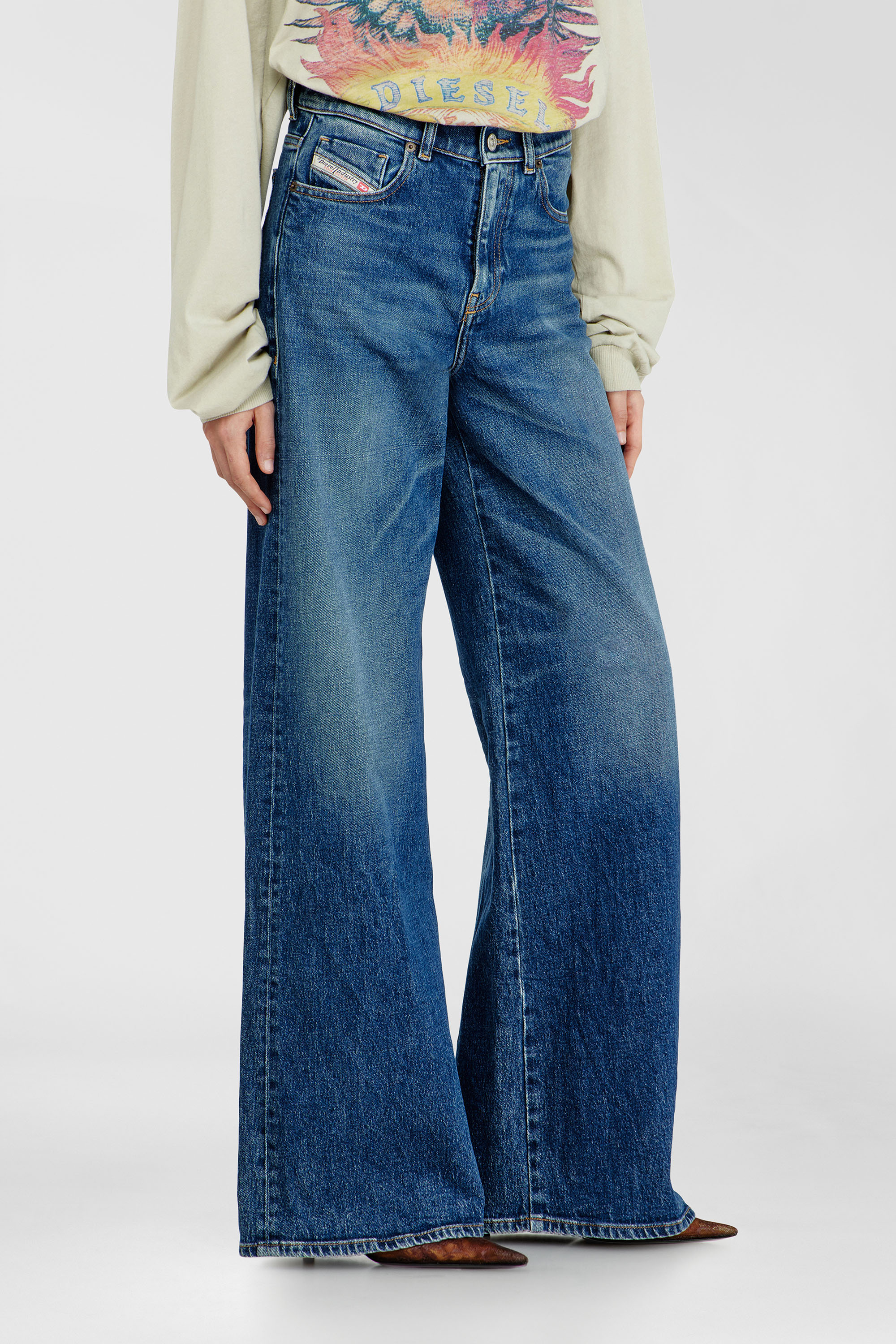 Diesel - Damen Flare Jeans 1978 D-Akemi 09L21, Mittelblau - 7