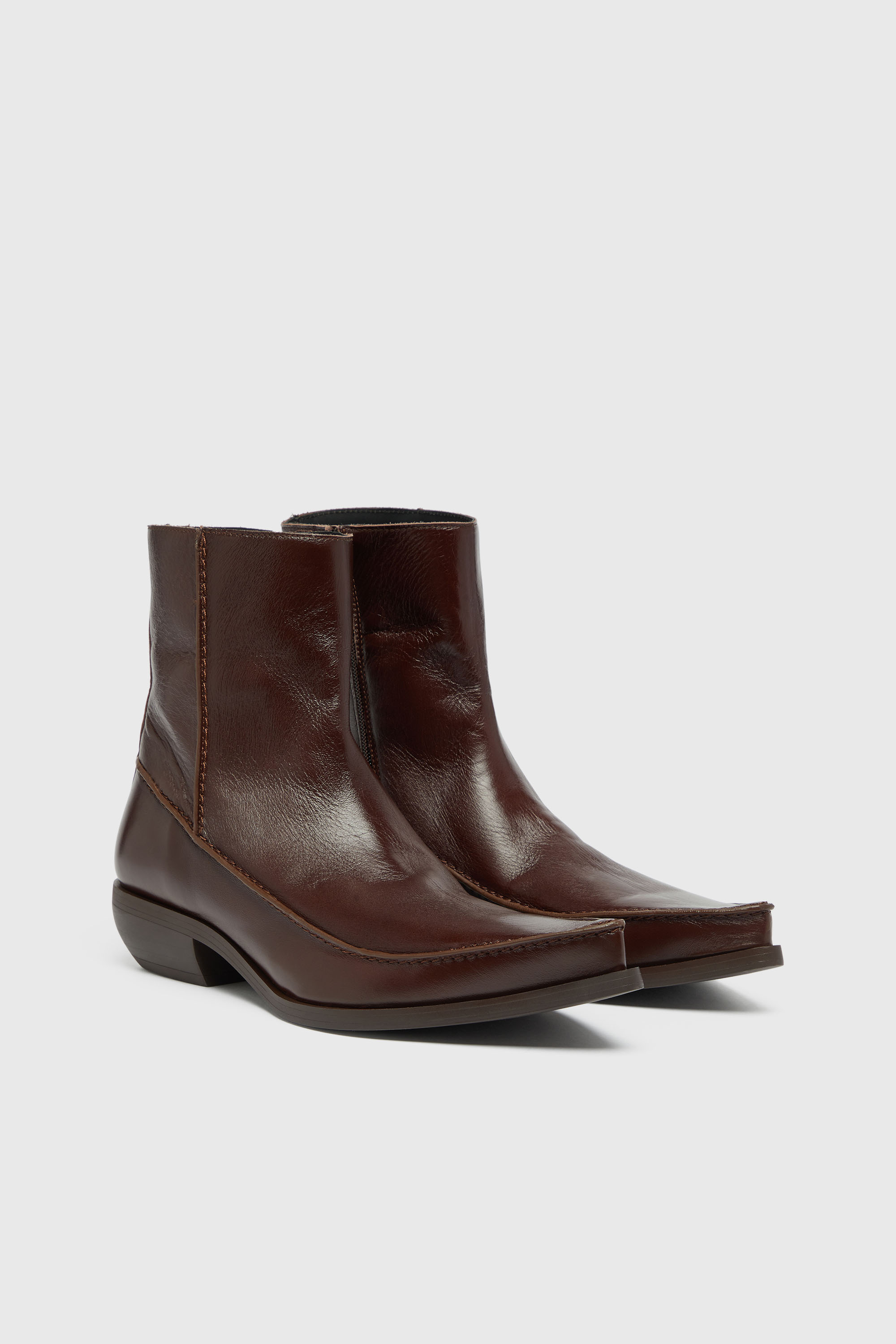Diesel - D-FRIDO-30-TR, Man's D-Frido-Western ankle boots in leather in null - 2