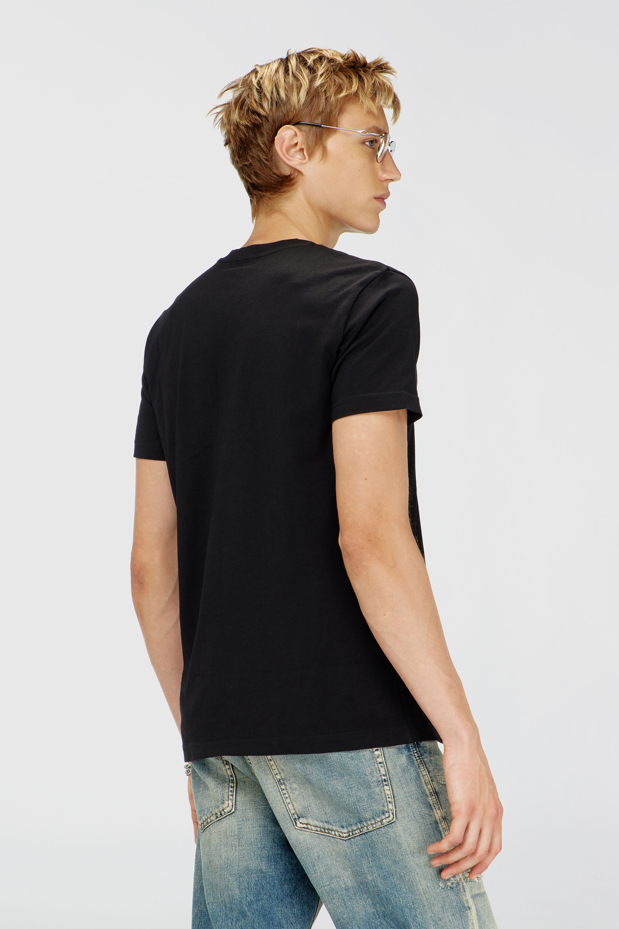 Diesel - T-DIEGO-T92, Herren T-Shirt aus Baumwolle mit Oval D Logo in Schwarz - 4