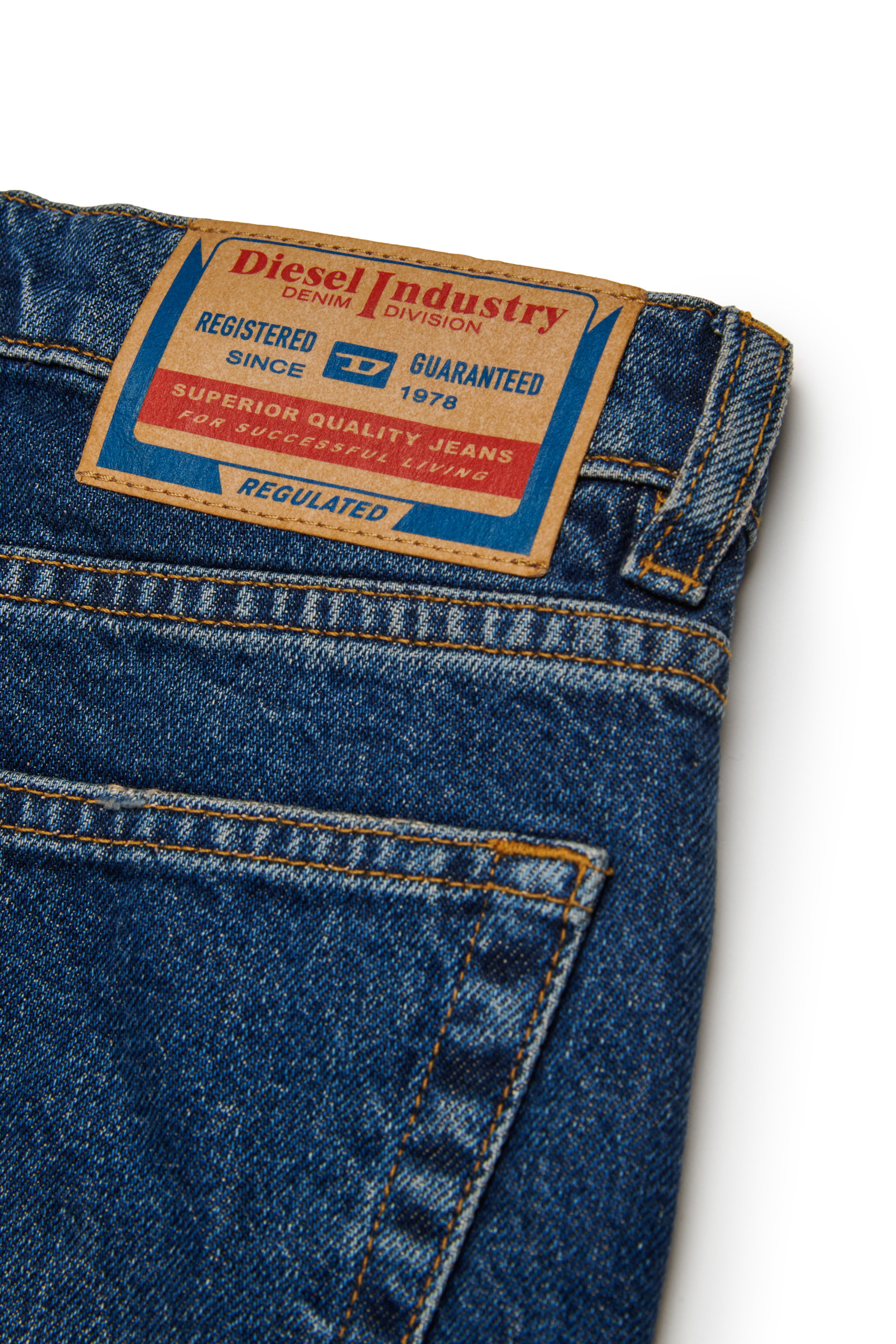 Diesel - D-ARGJX-SHORT-J, Damen Denim-Shorts im Used-Look in Dunkelblau - 4