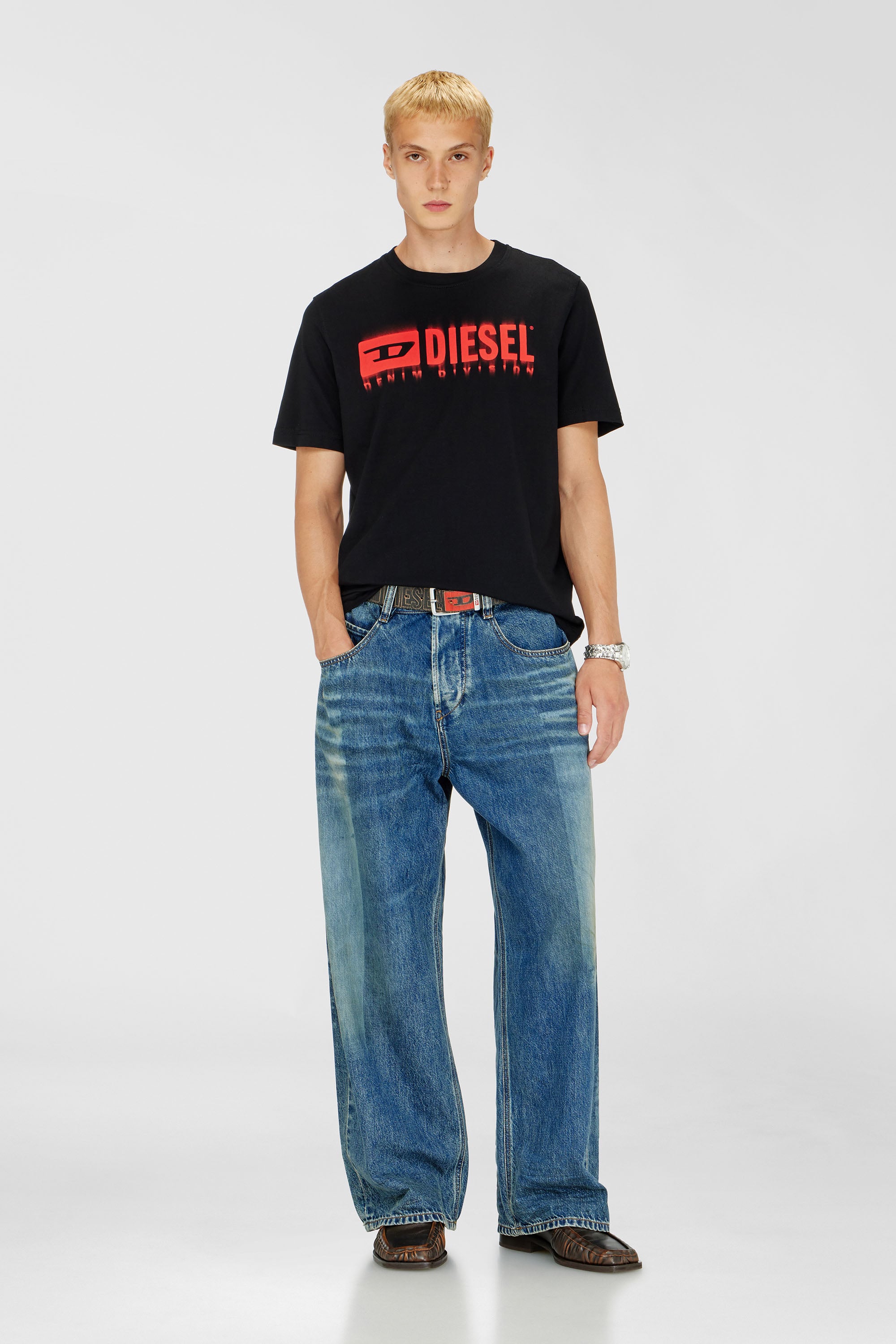 Diesel - T-ADJUST-Q7, Herren T-Shirt mit verschwommenem Diesel-Logo in Schwarz - 2