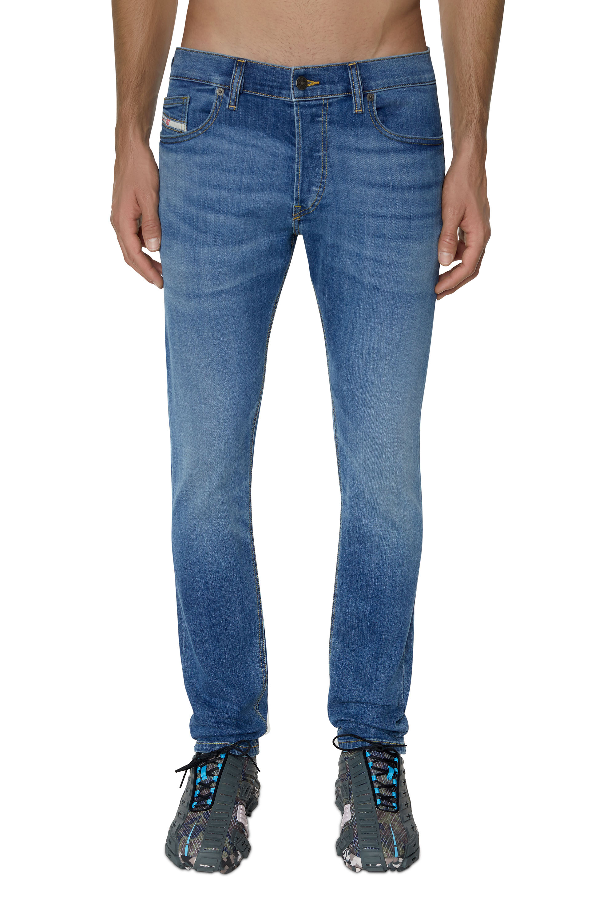 Diesel - D-Luster 0ELAV Slim Jeans, Mittelblau - Image 1