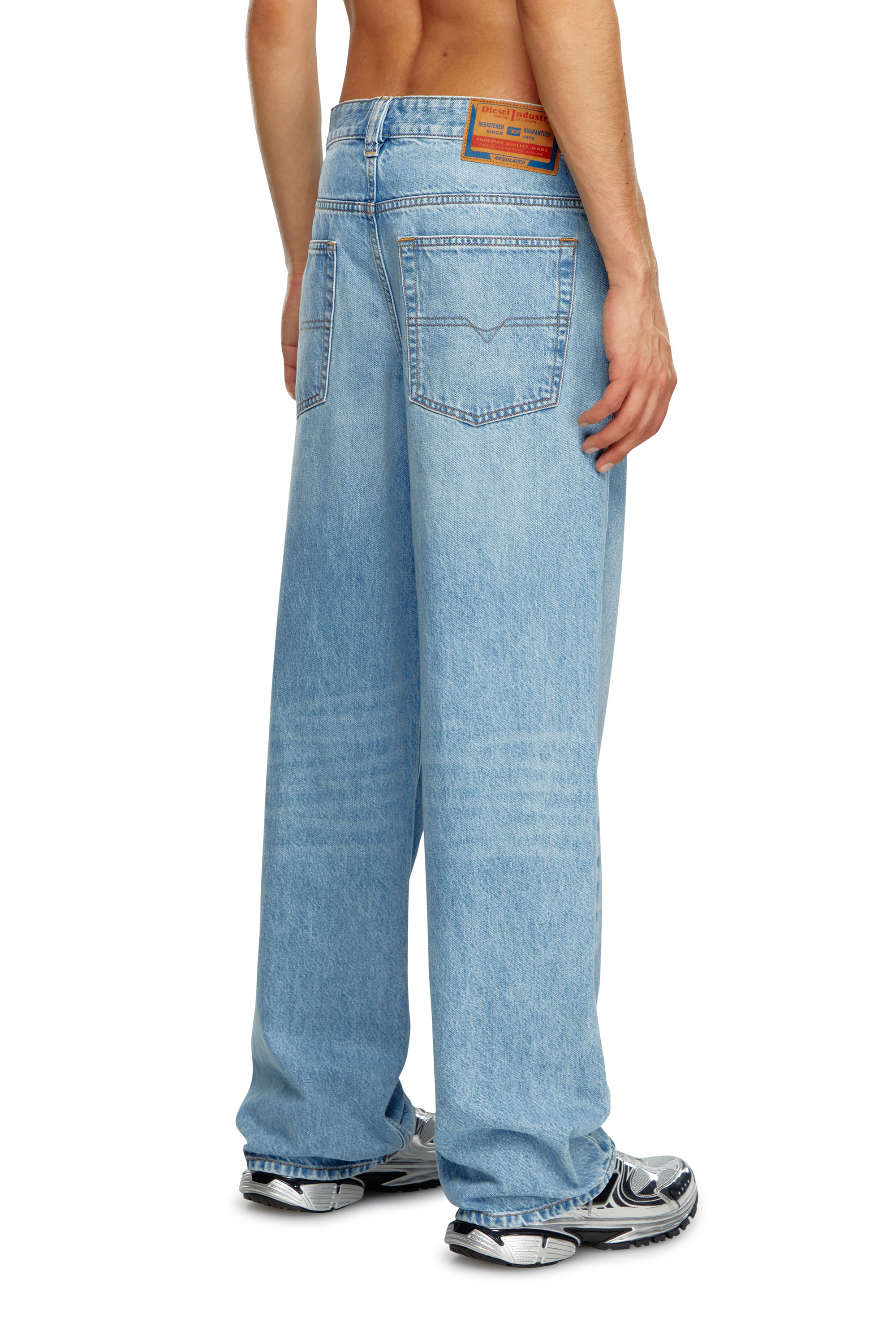 Diesel - Herren Straight Jeans 2001 D-Macro 09I29, Hellblau - Image 4