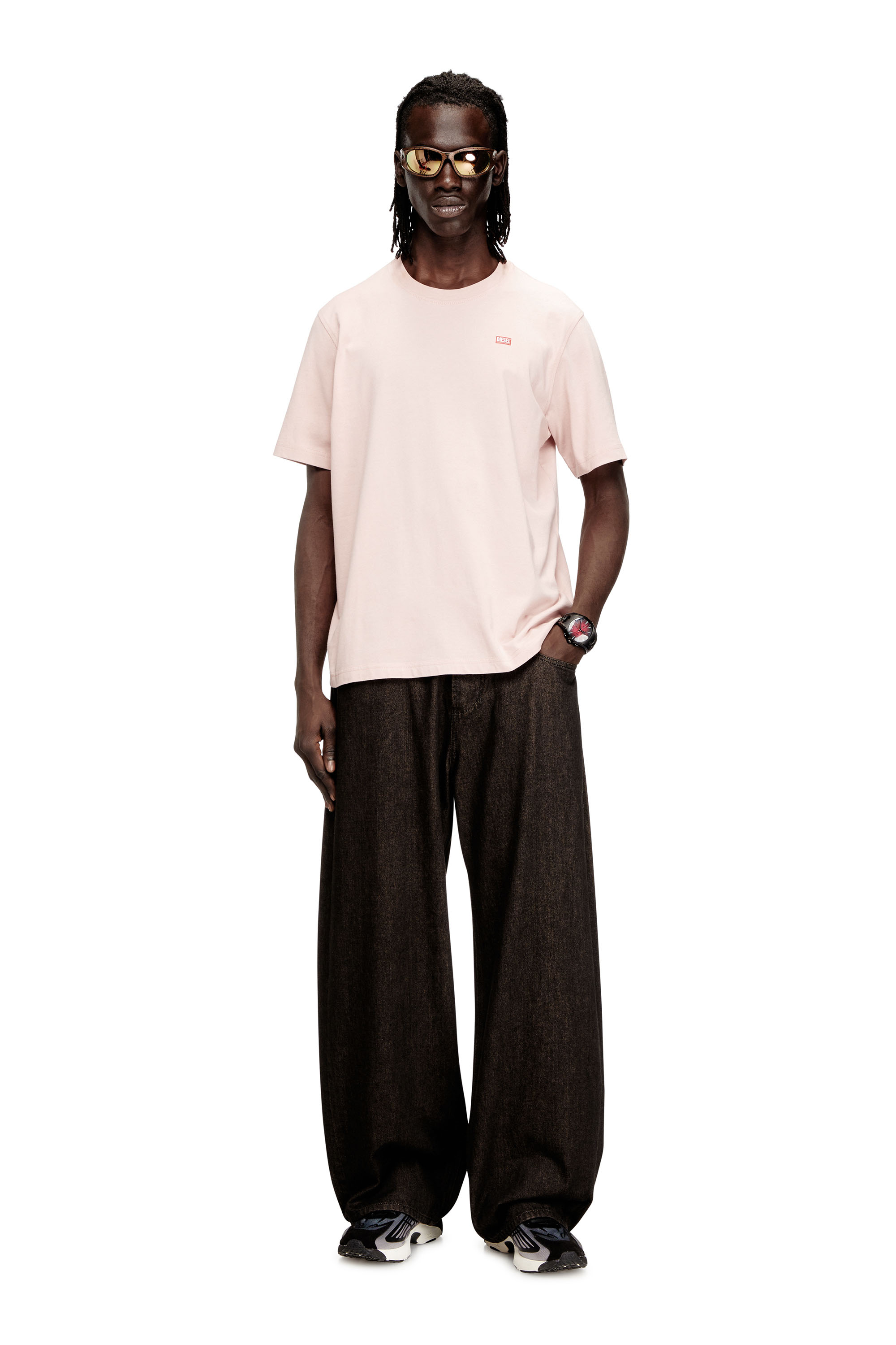 Diesel - T-ADJUST-V10, Herren Reguläres T-Shirt mit Diesel-Patch und Fotoprint in Gesichtspuder - 2