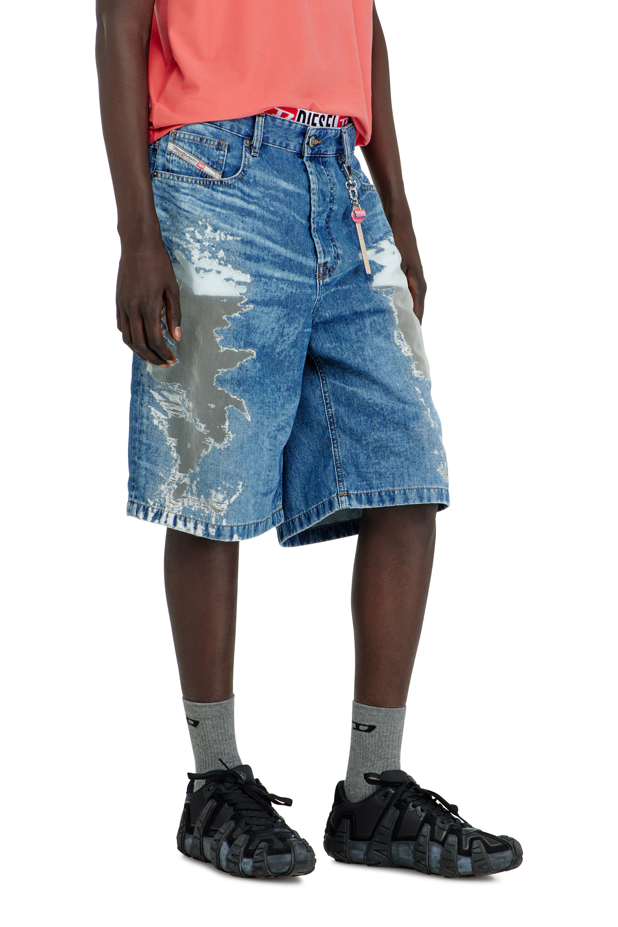 Diesel - PR-DE-SIRE-SHORT, Unisex Shorts aus devor&eacute;-denim in Mittelblau - 4