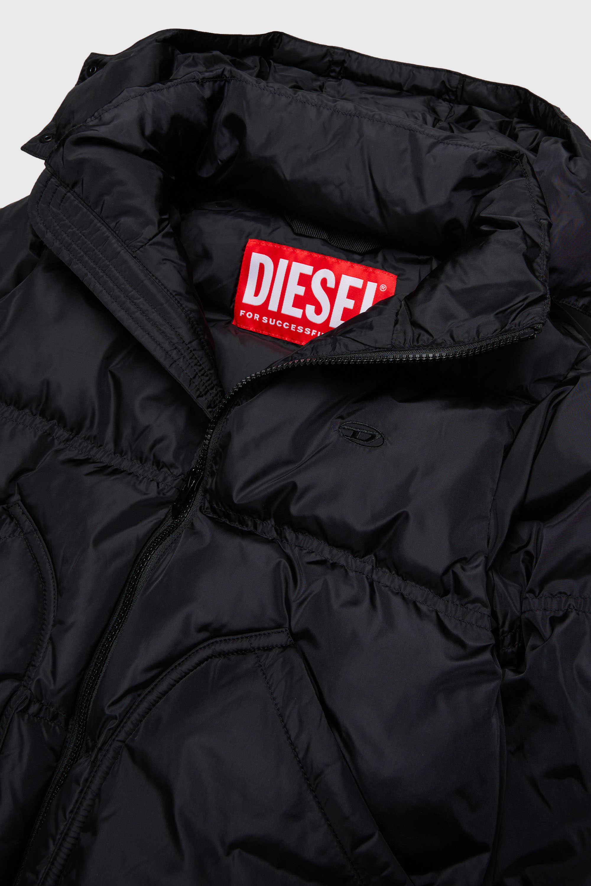 Diesel - JRIVON, Unisex Steppjacke mit Kapuze und oversized Taschen in Schwarz - 3