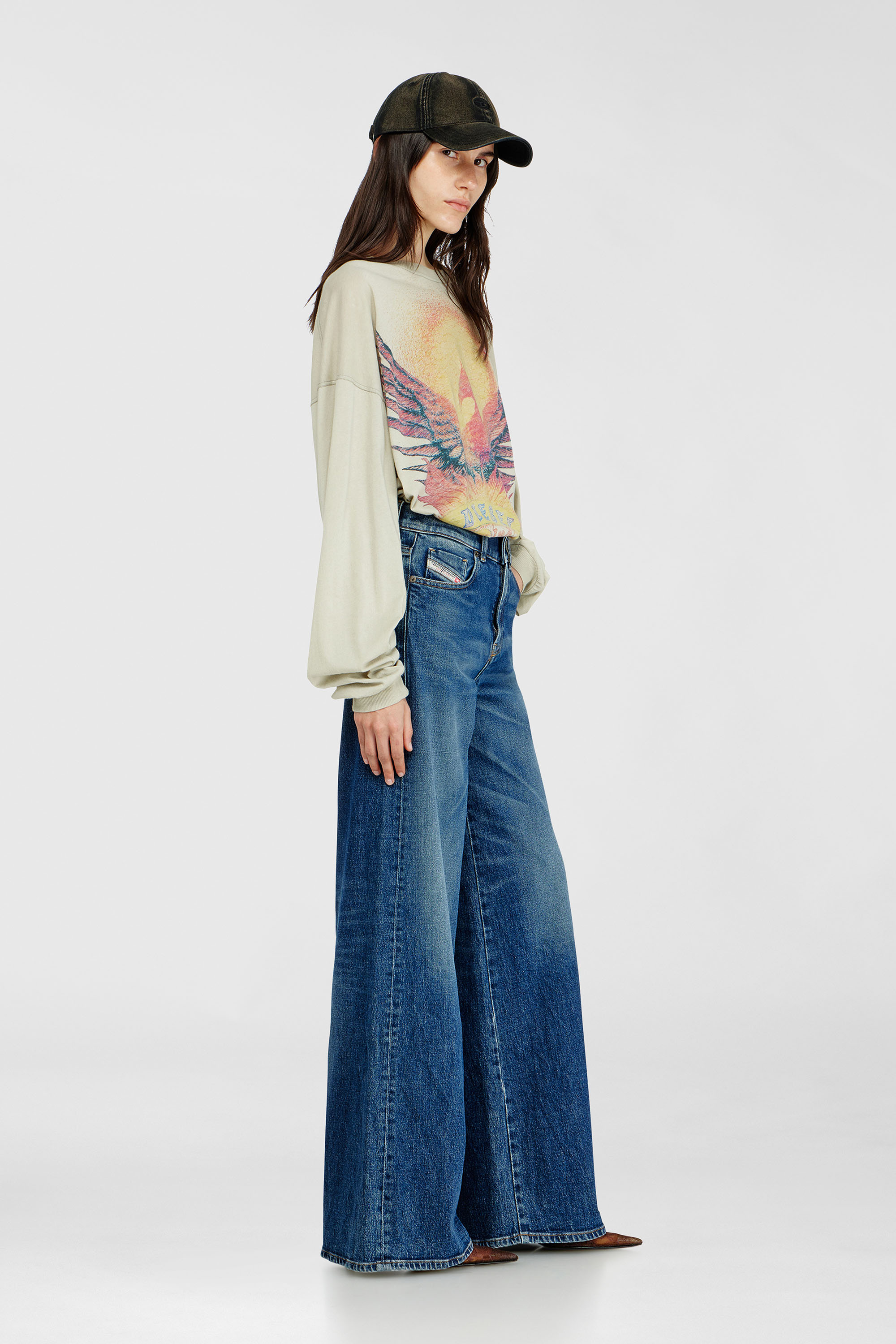 Diesel - Damen Flare Jeans 1978 D-Akemi 09L21, Mittelblau - 2