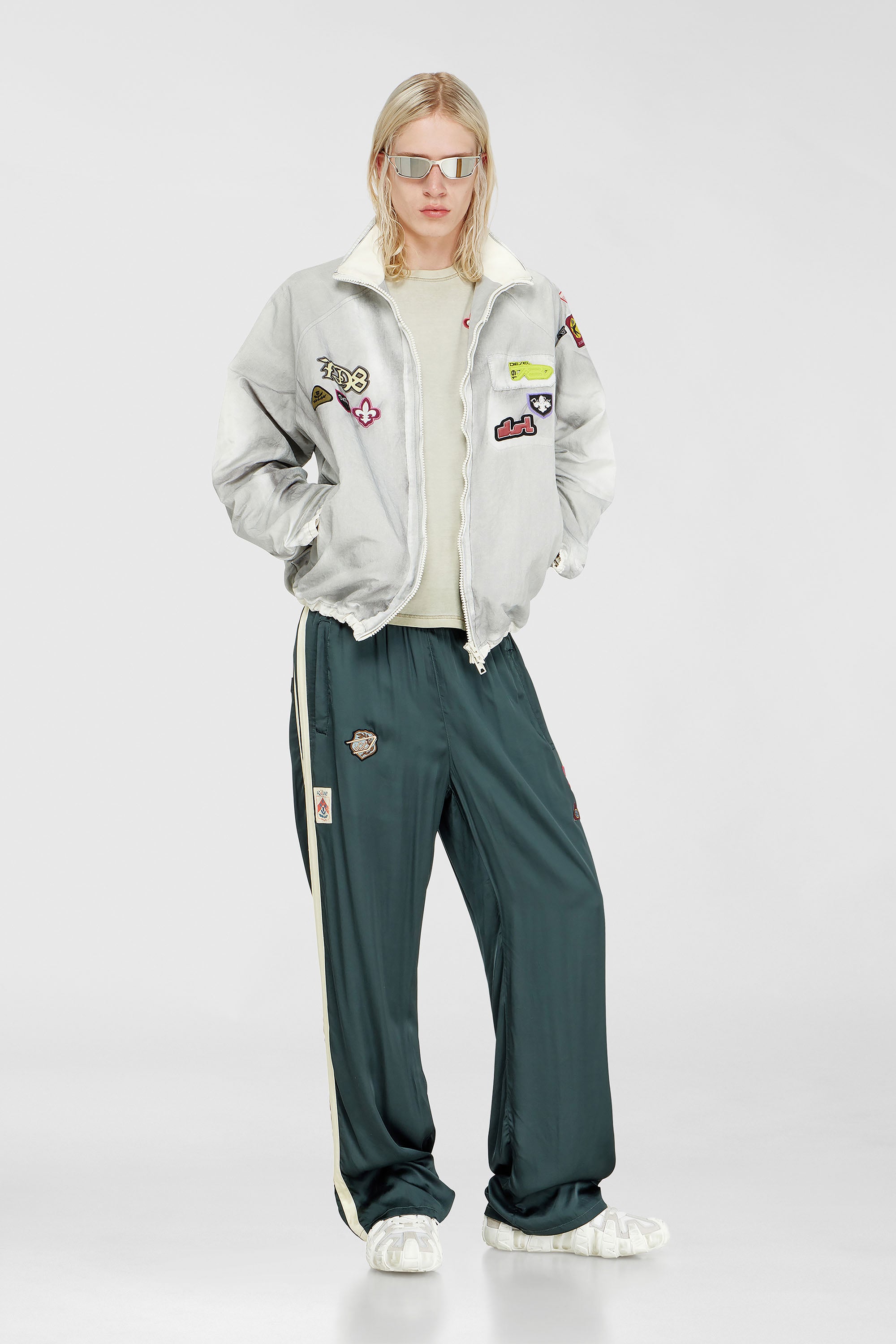 Diesel - J-PATCH, Herren Windbreaker mit trompe-l&rsquo;oeil patches in Hellgrau - 2