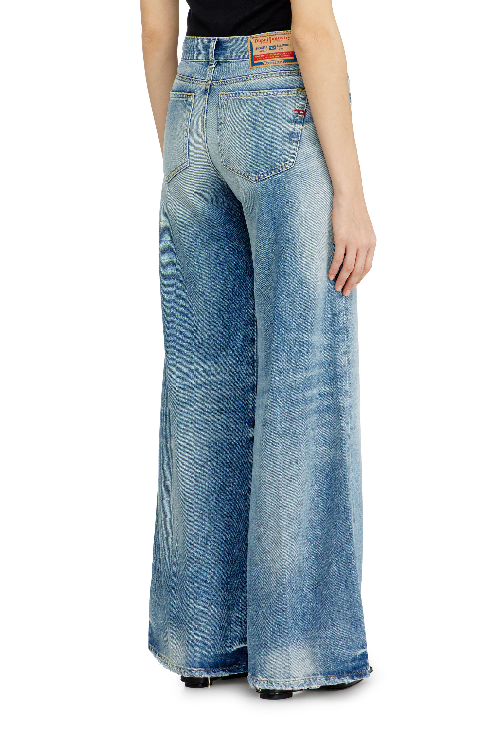 Diesel - Damen Flare Jeans 1978 D-Akemi 09M07, Hellblau - 3