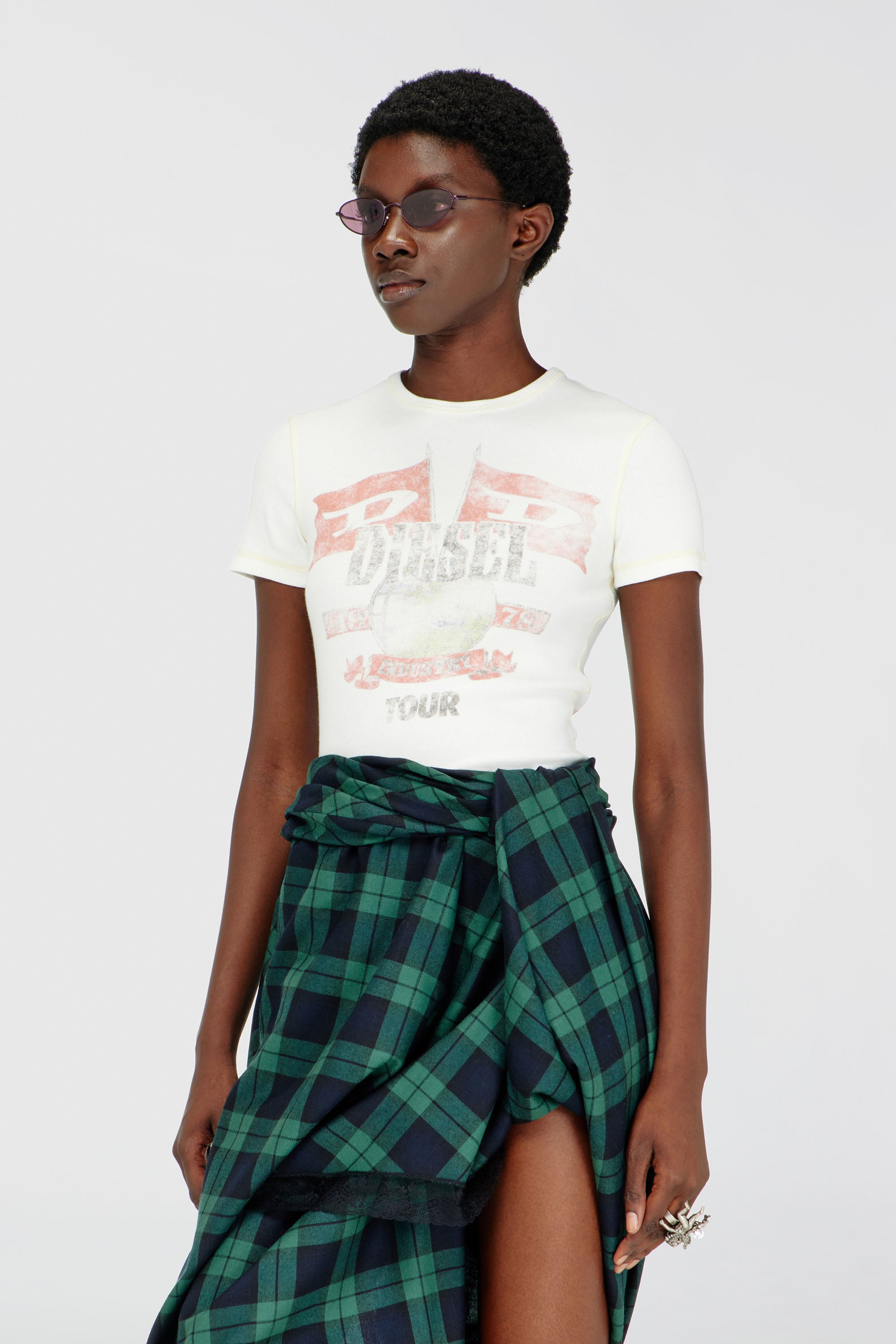 Diesel - T-MARSY-RIB, Damen Geripptes T-Shirt mit Konzertgrafiken in Wei&szlig; - 1