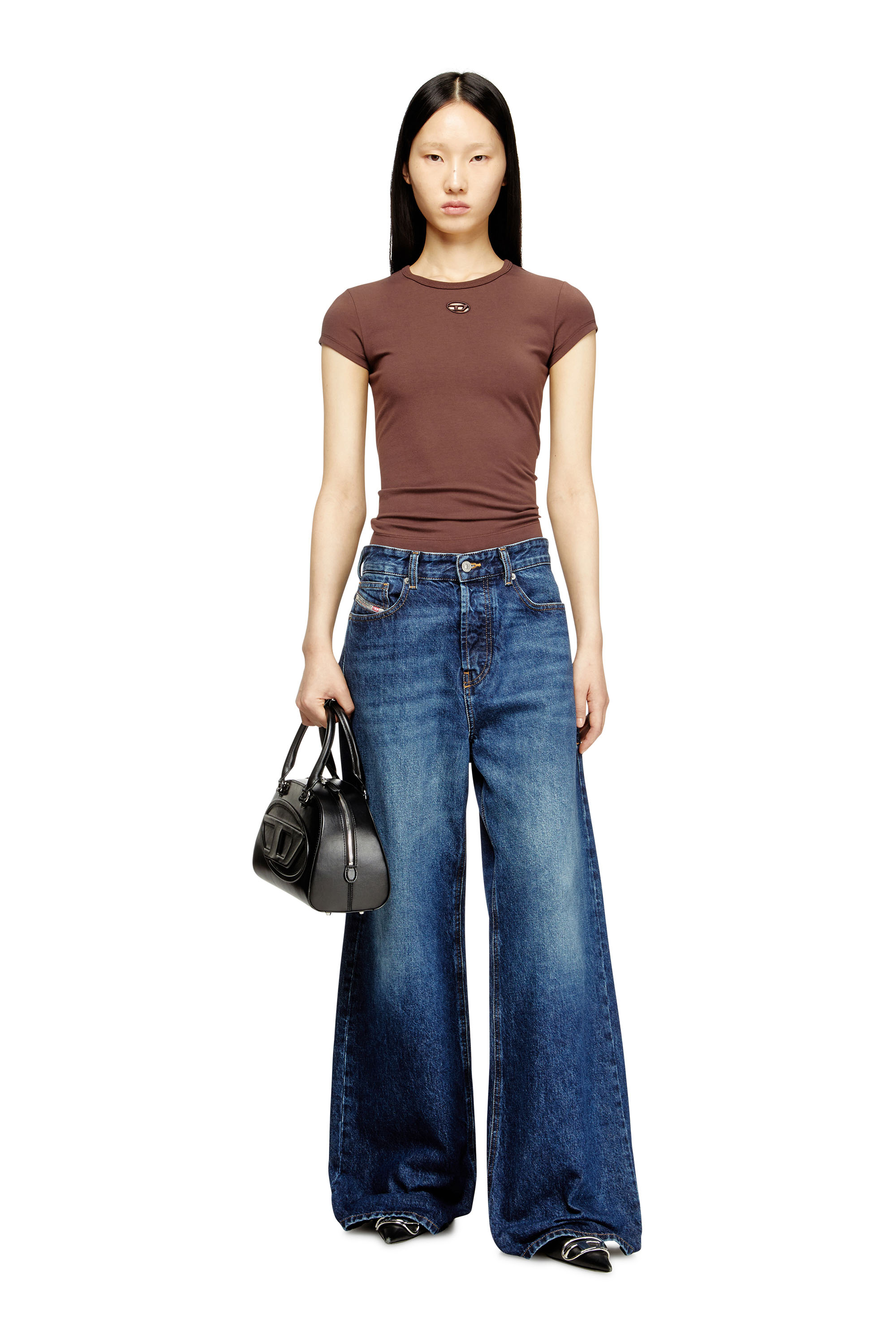 Diesel - T-ANGIE-OD, Damen T-Shirt mit ausgeschnittenem, besticktem Logo in Braun - 2