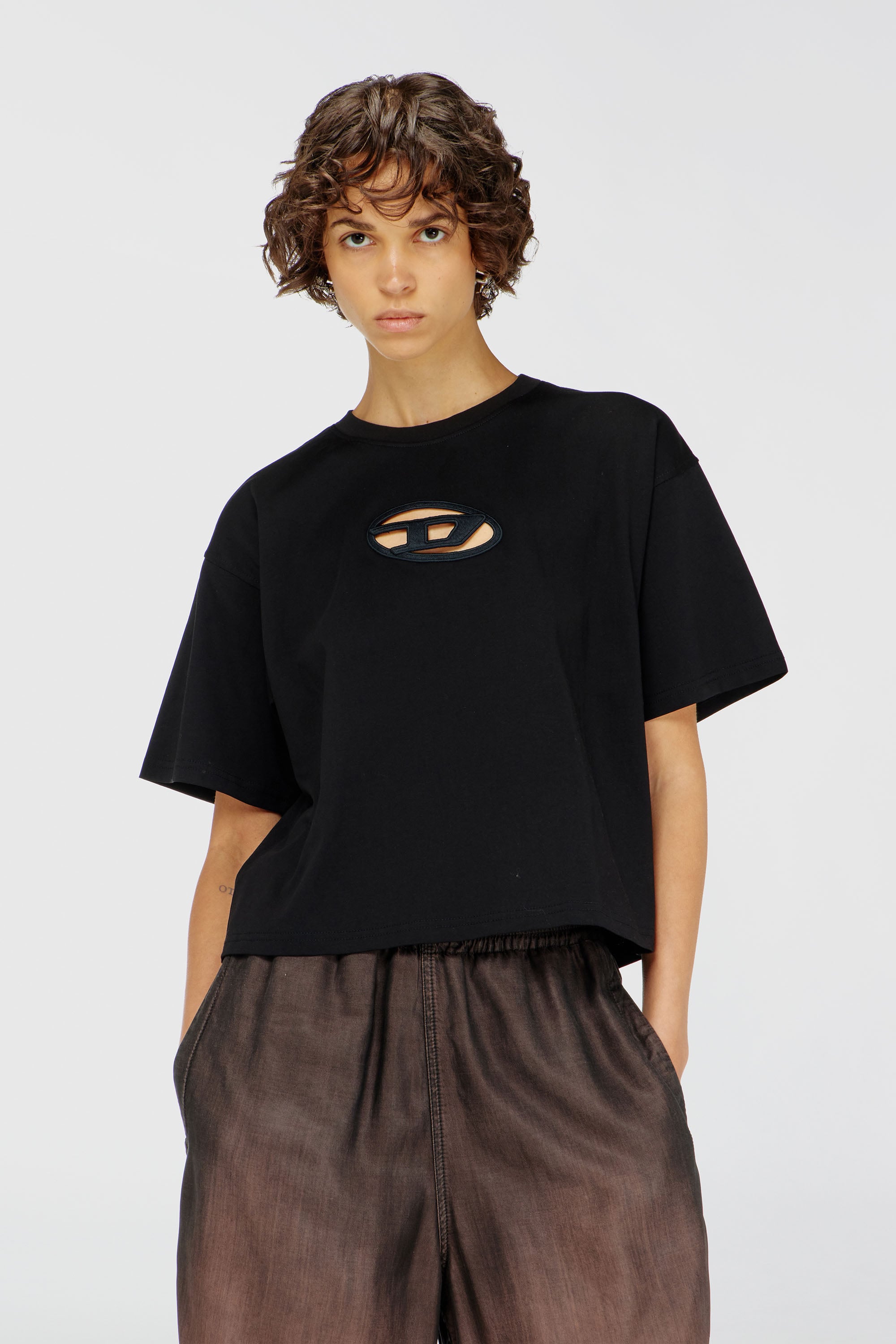 Diesel - T-BUXT-CROP-OD, Damen Kastiges T-Shirt mit ausgeschnittenem Oval D-Logo in Schwarz - 1