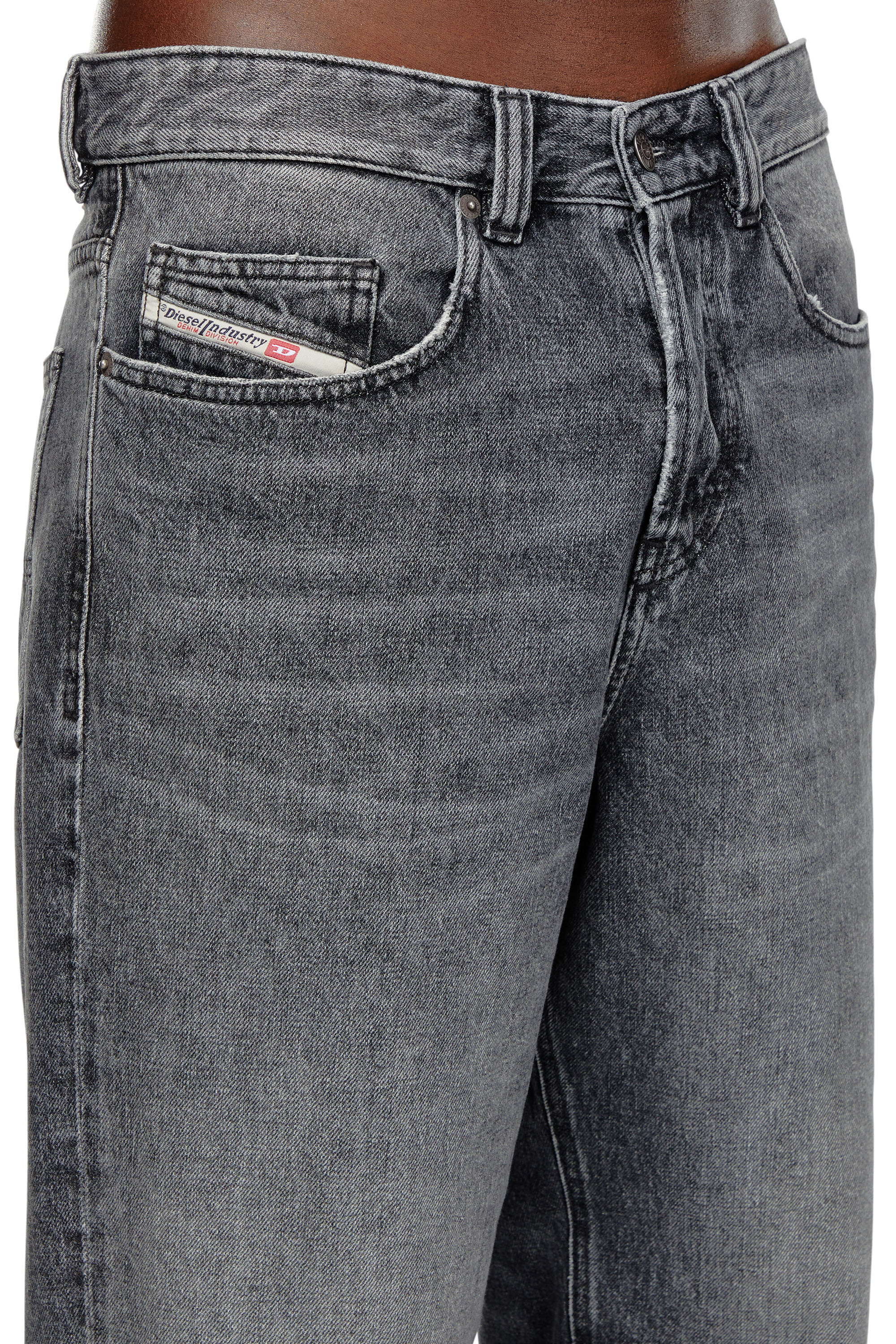 Diesel - Straight Jeans 2001 D-Macro 007X3, Dunkelgrau - Image 4