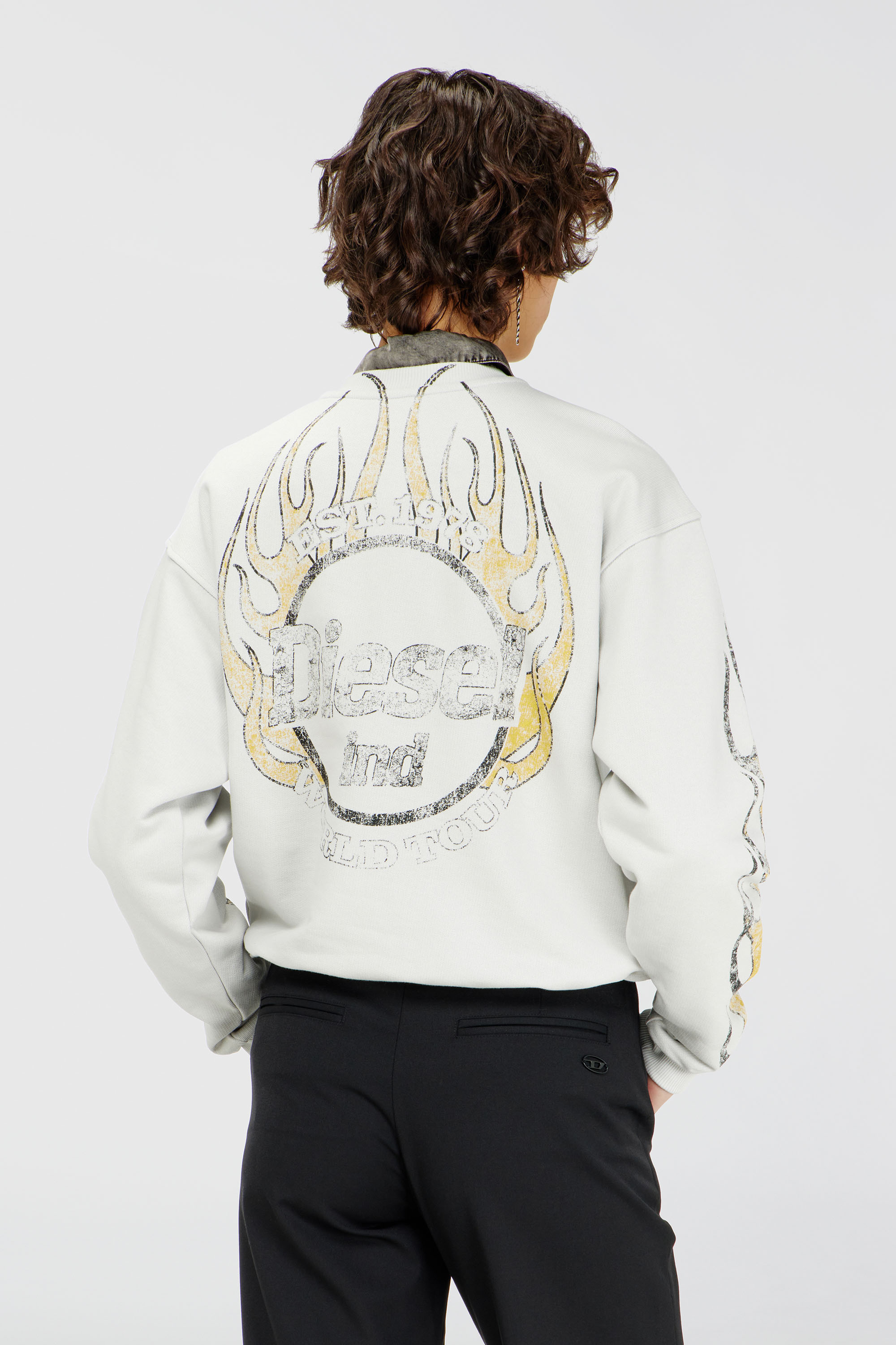 Diesel - F-CREWY-B3, Damen Sweatshirt mit Kordelzugsaum und crack print in Wei&szlig; - 4