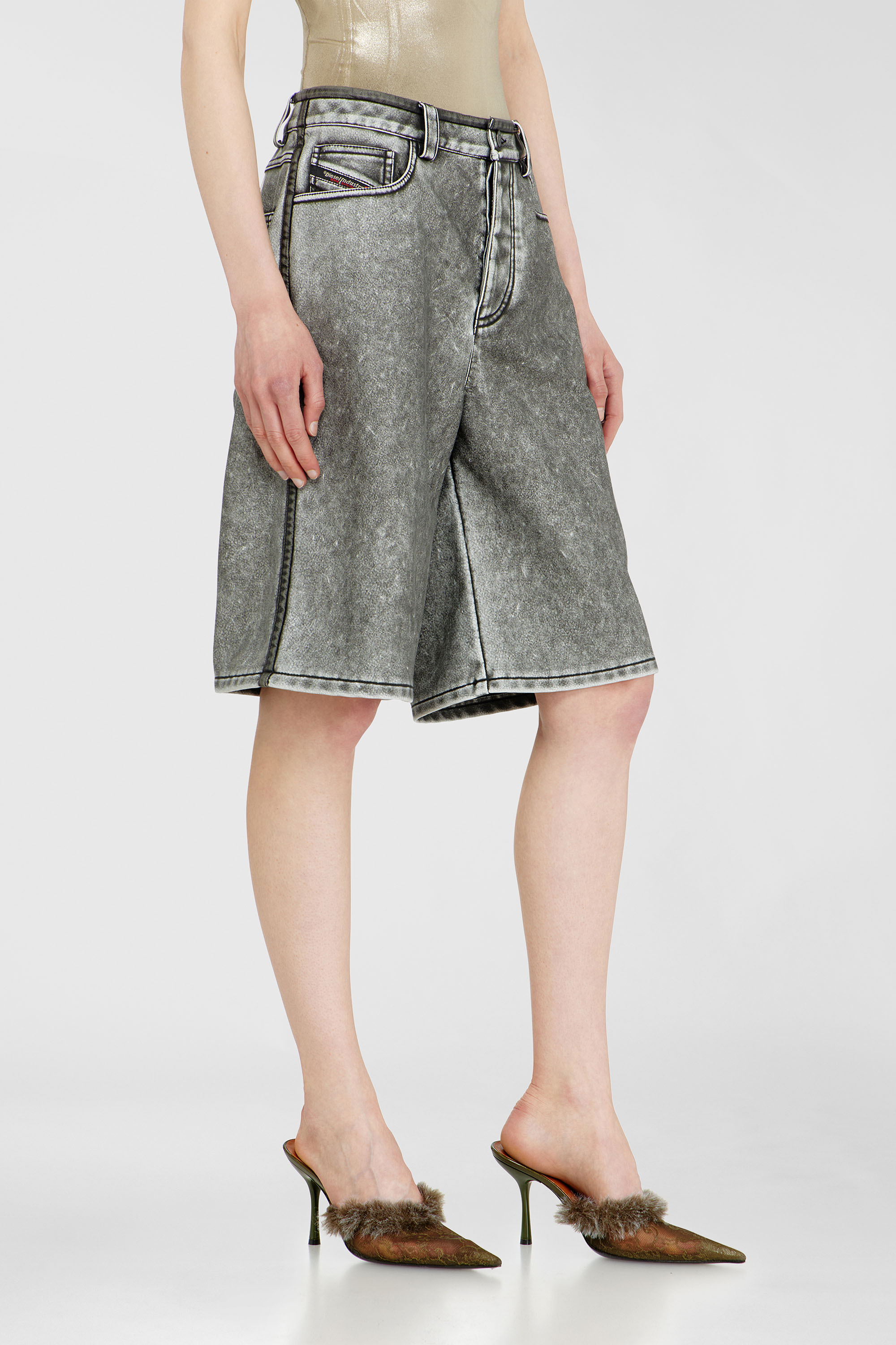 Diesel - P-ARLOR, Damen Bermudashorts aus PU in Grau - 3