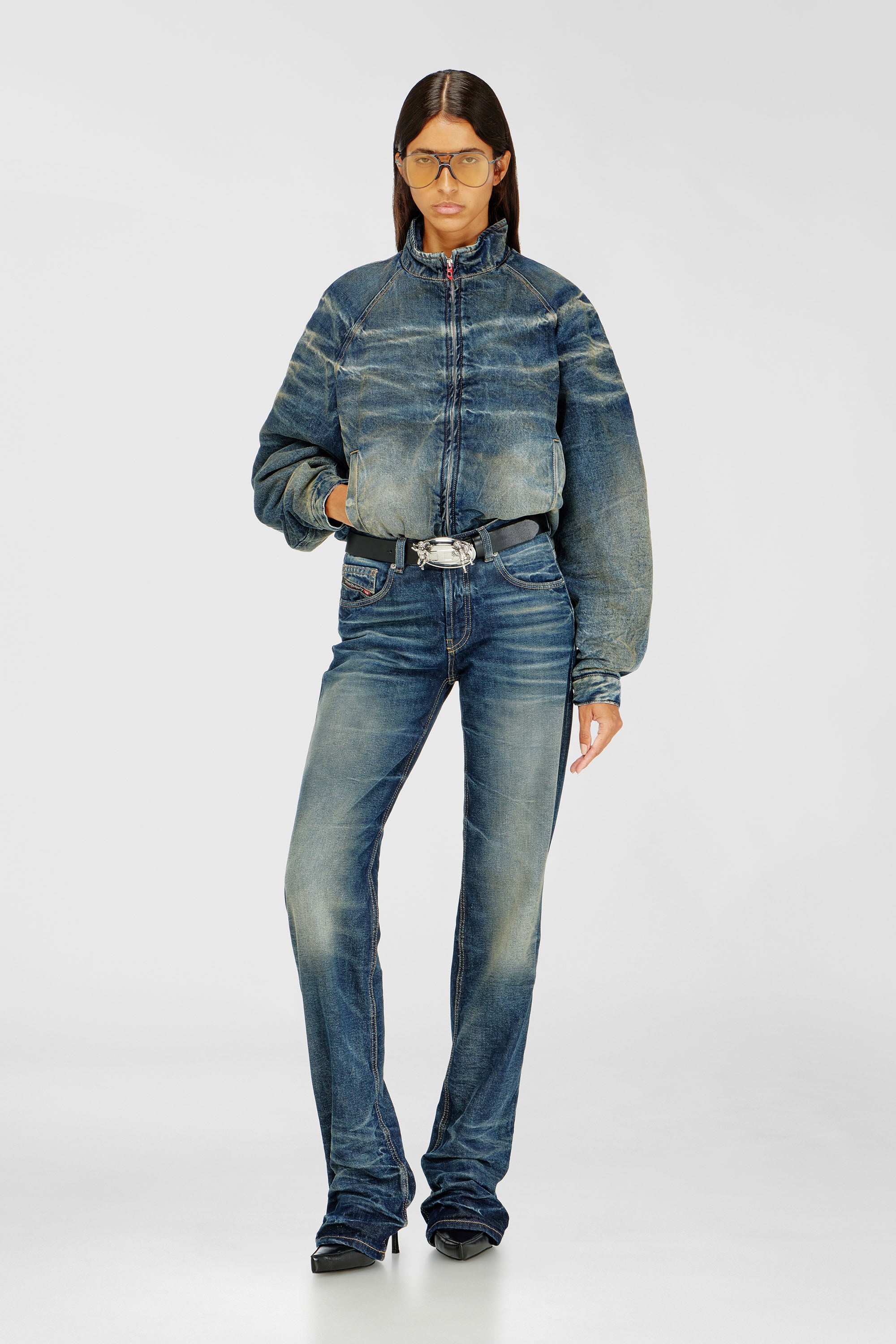 Diesel - DE-BARUS-FSJ1, Damen Gef&uuml;tterte Jacke aus Denim mit schmutzigem Knittereffekt in Mittelblau - 2
