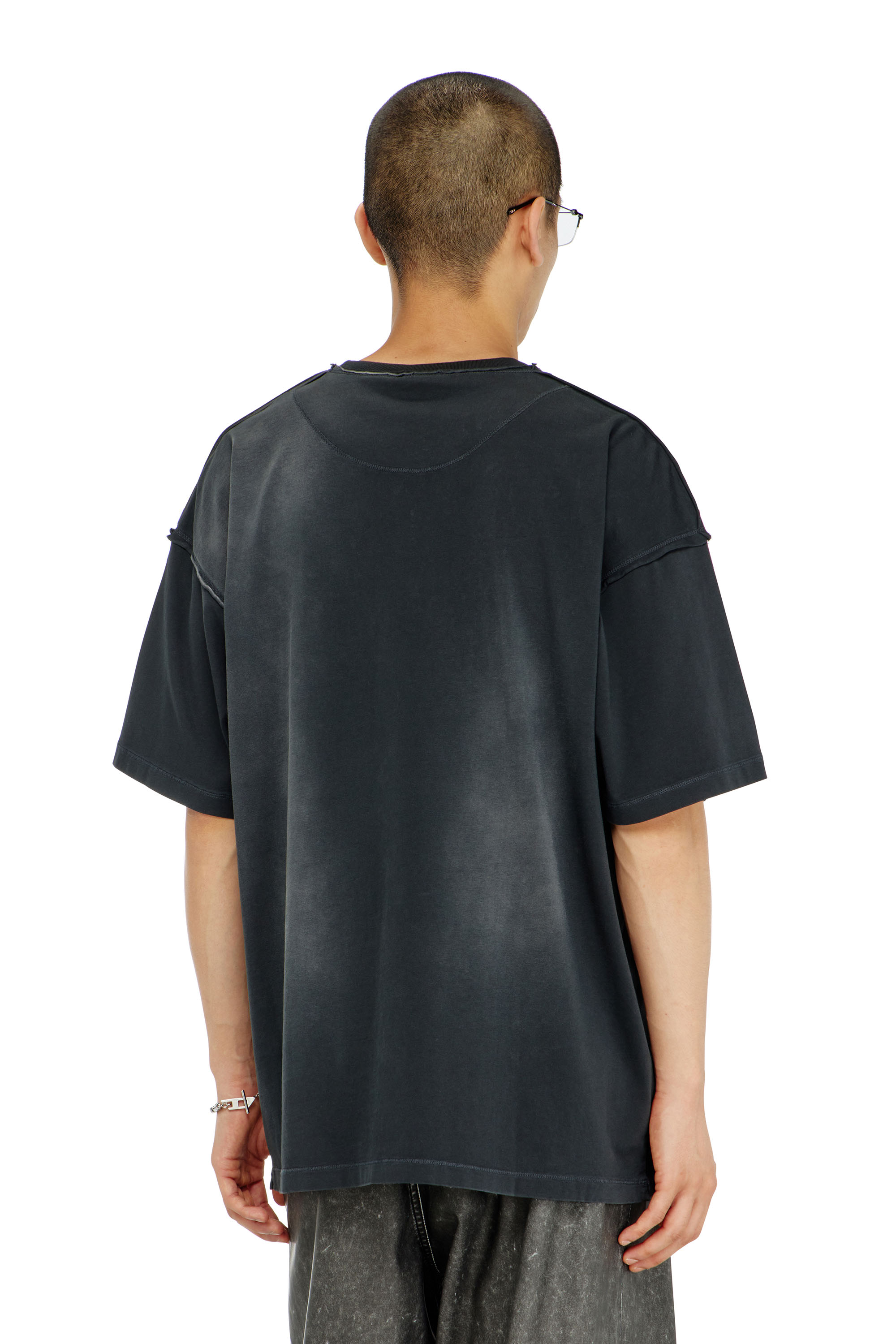 Diesel - T-POCK, Herren Verwaschenes T-Shirt mit zerrissener Brusttasche in Schwarz - 4