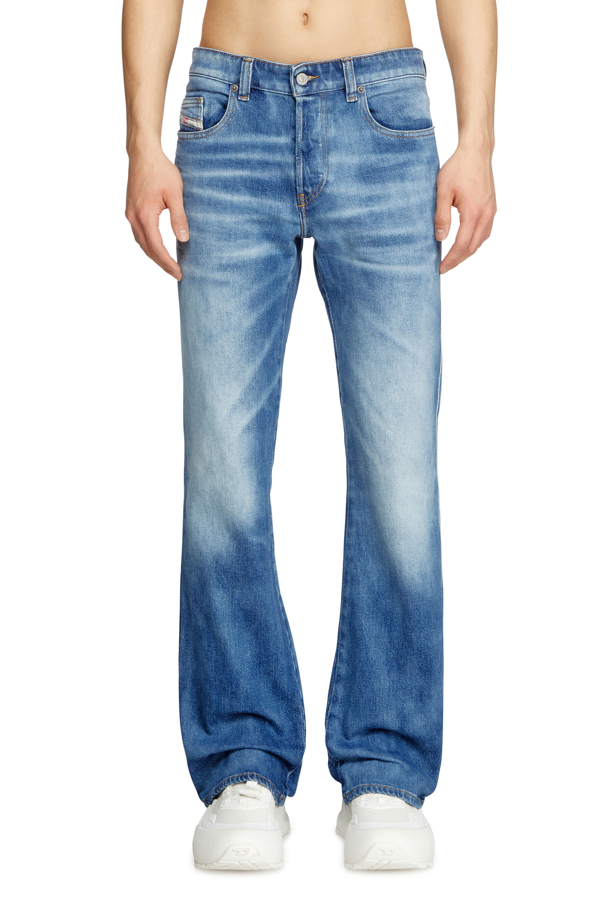 Diesel - Herren Bootcut Jeans 1998 D-Buck 09L19, Mittelblau - 3