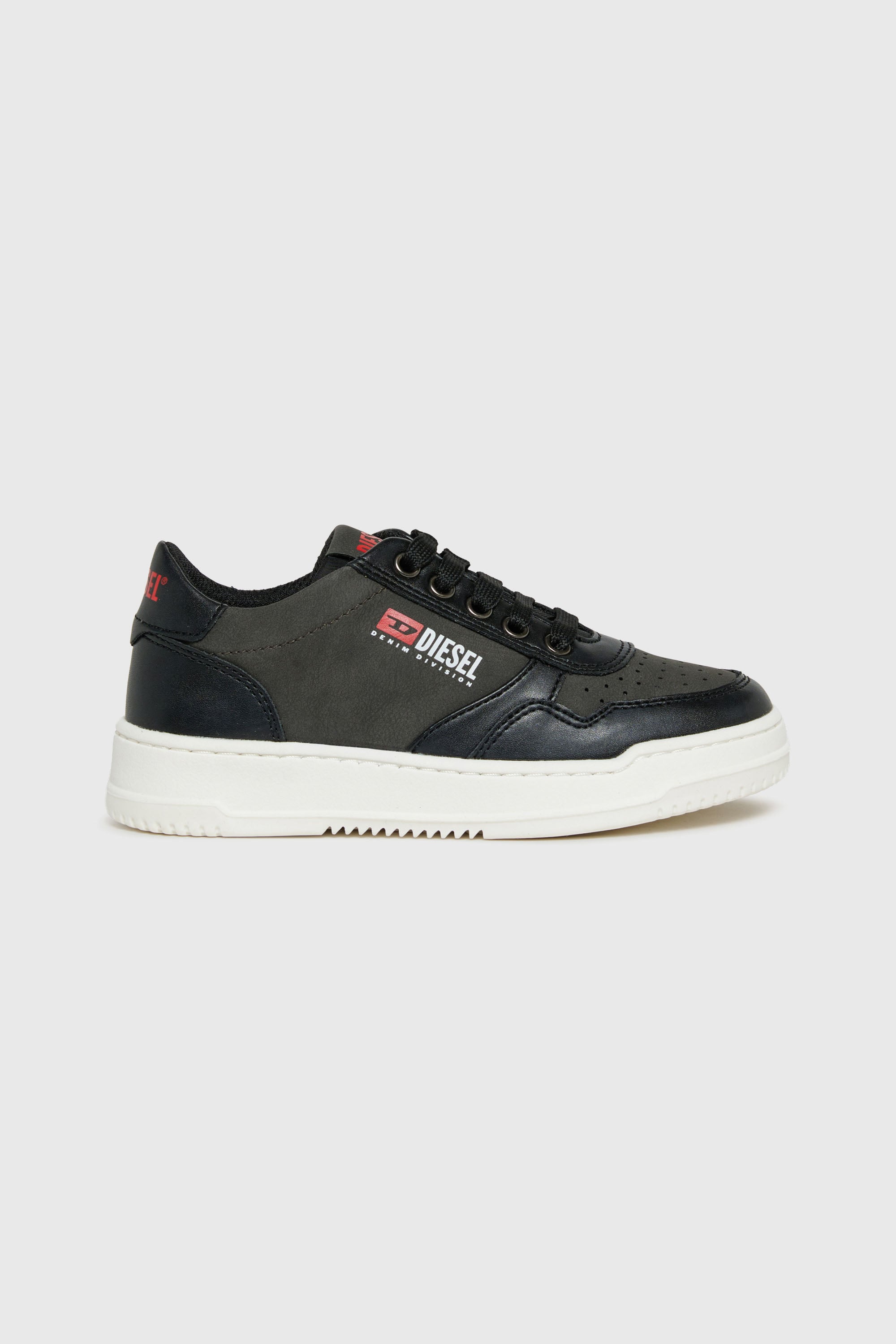 Diesel - S-CASCOUNT, Unisex S-Cascount - Perforierte sneakers mit Logo in Schwarz - 1