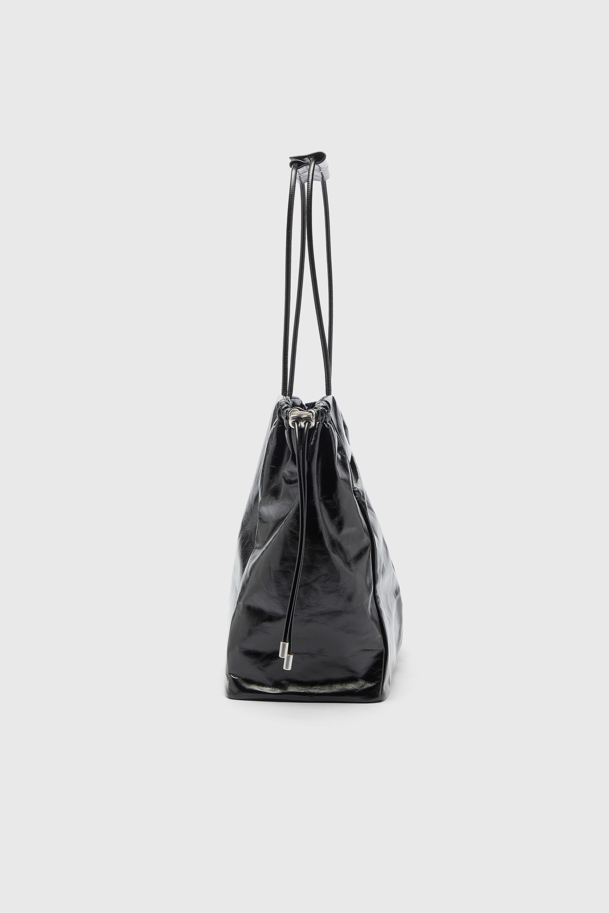 Diesel - SCRUNCH-D TOTE E/W, Damen Scrunch-D - Tote-Bag aus gl&auml;nzendem, geknittertem Leder in Schwarz - 4