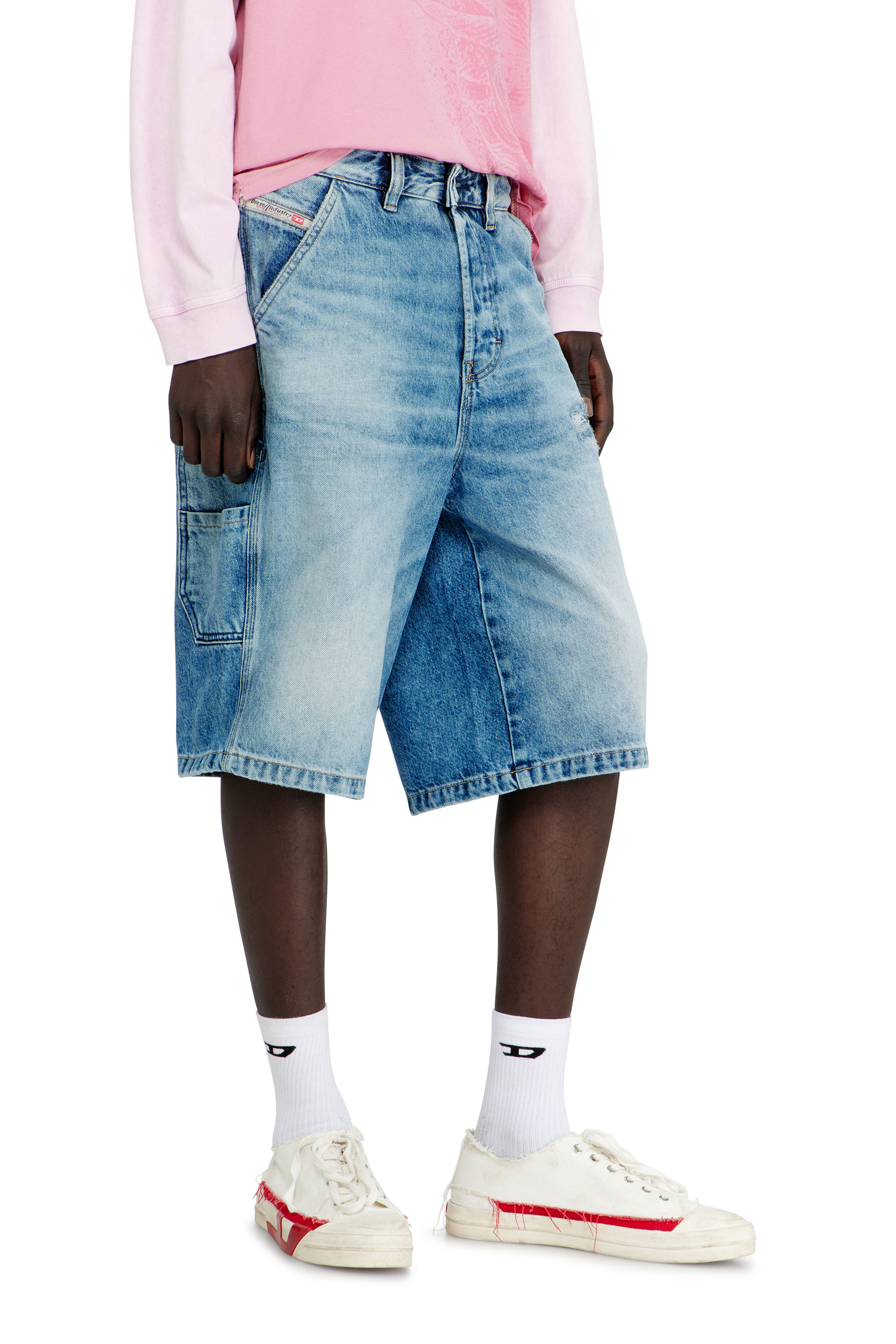 Diesel - D-LIVERY-W-SHORT, Herren Relaxed Shorts aus flie&szlig;endem Denim mit Abrieb-Effekten in Mittelblau - 4