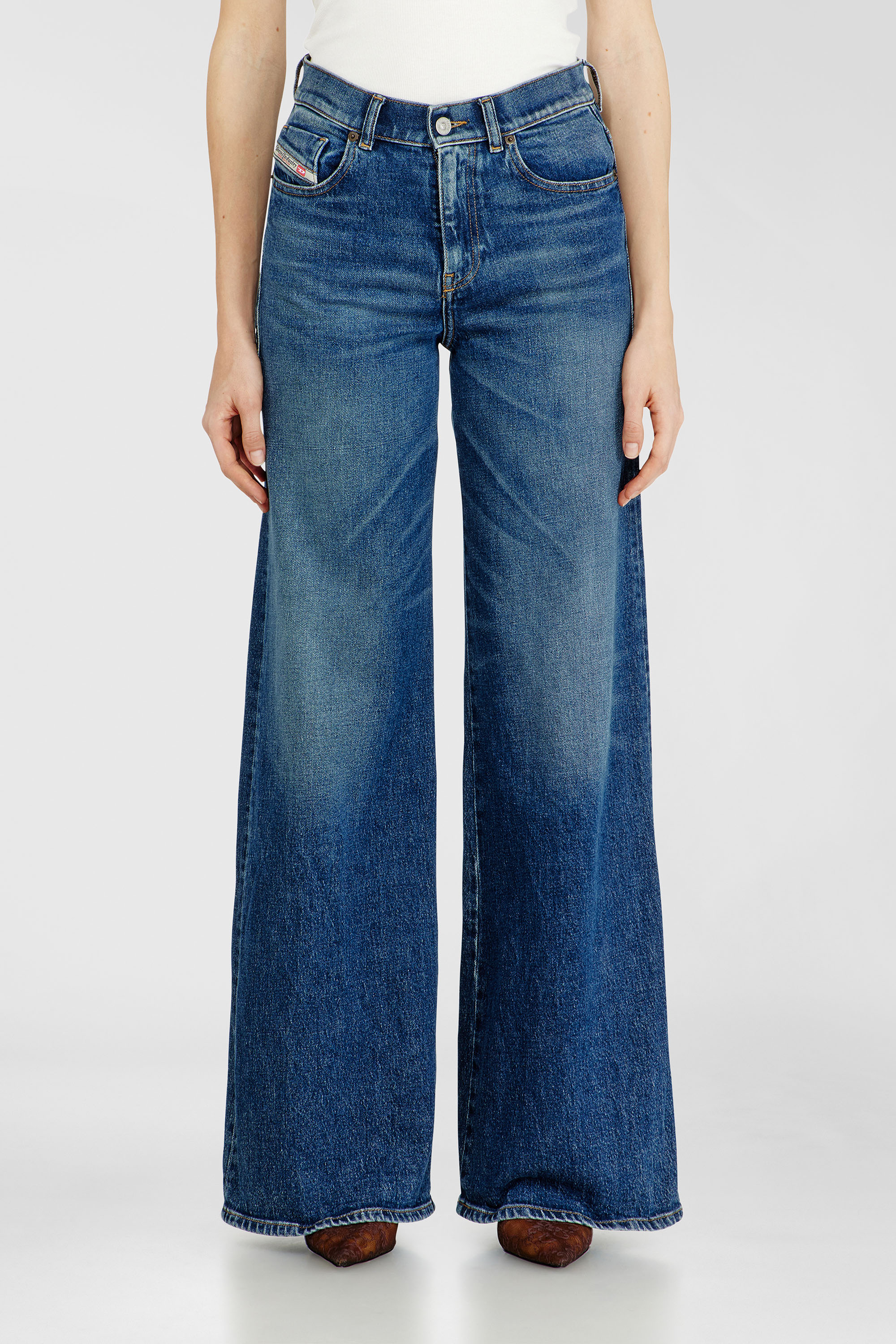 Diesel - Damen Flare Jeans 1978 D-Akemi 09L21, Mittelblau - 1