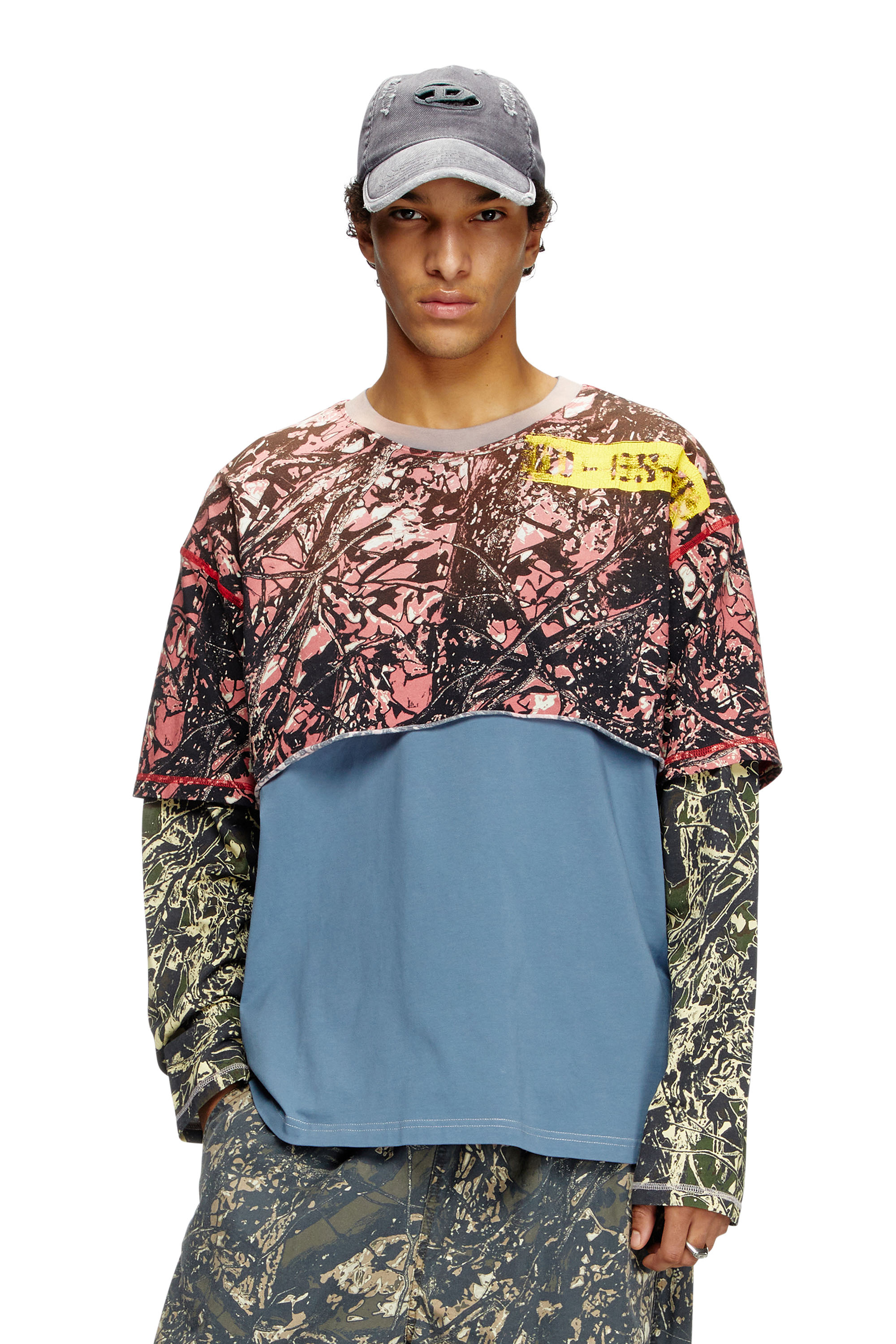 Diesel - T-BESH-CAMOU, Herren Lagen-T-Shirt mit Camouflage-Motiv in Blau/Rosa - 1