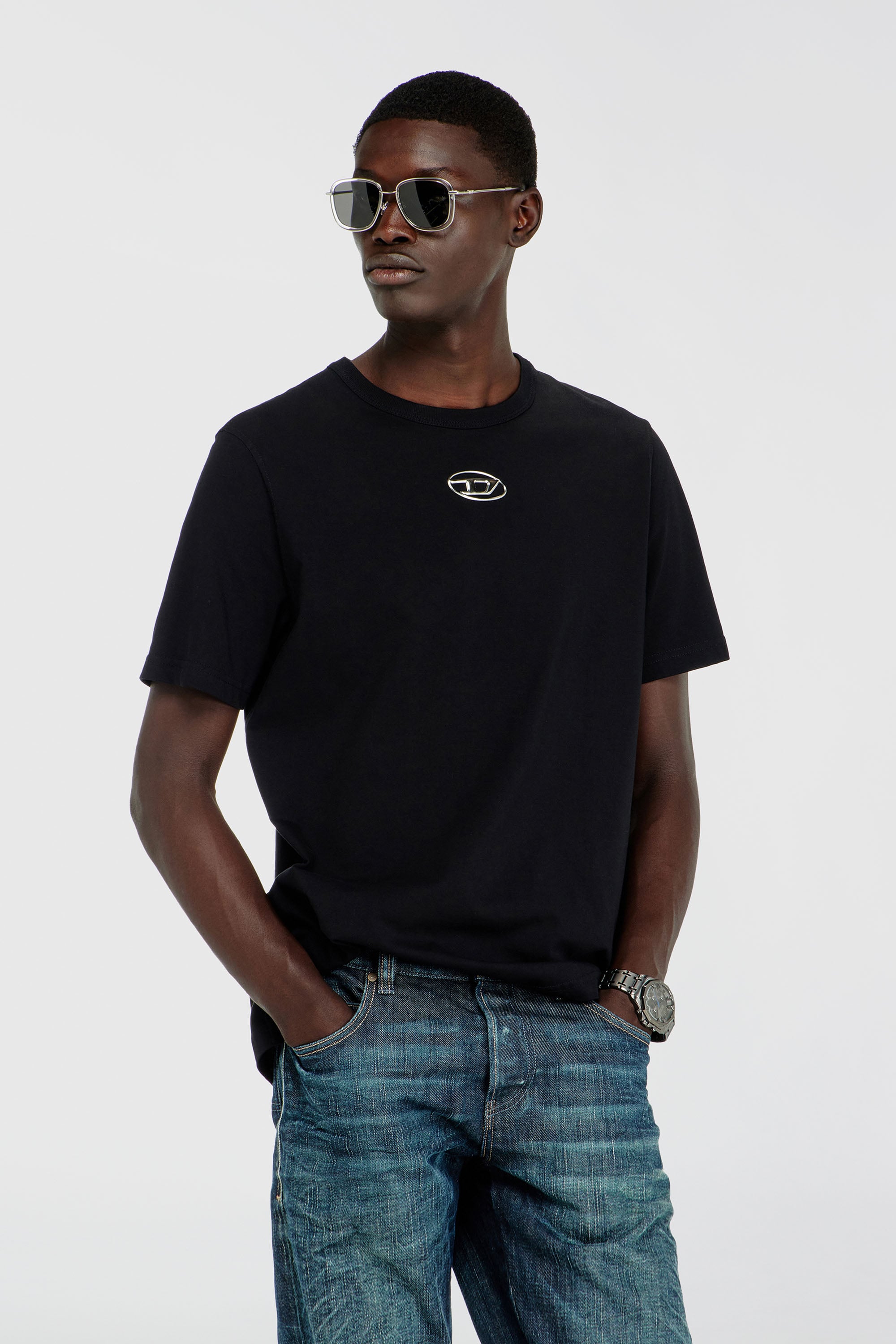 Diesel - T-ADJUST-OD, Herren T-Shirt mit metallischem Oval D in Schwarz - 1