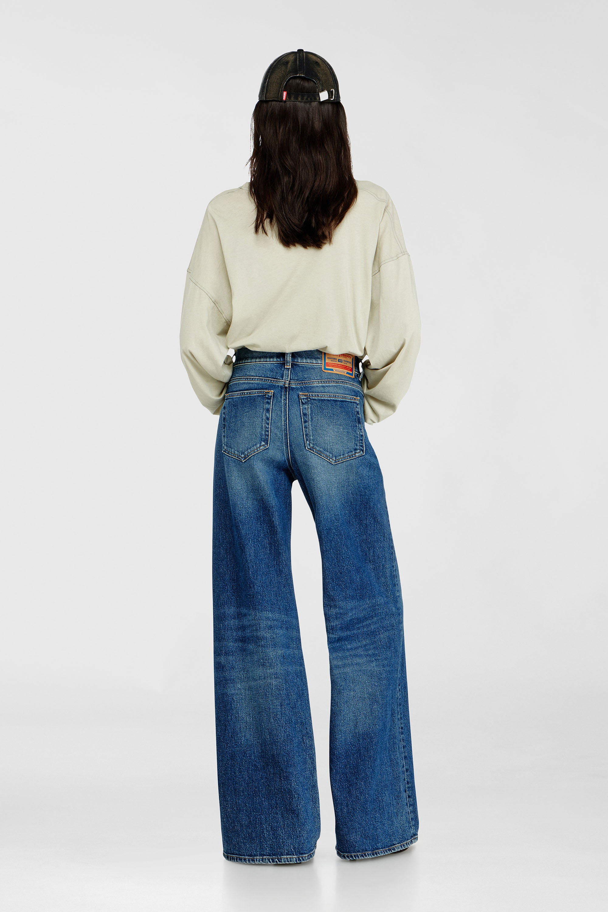 Diesel - Damen Flare Jeans 1978 D-Akemi 09L21, Mittelblau - 3