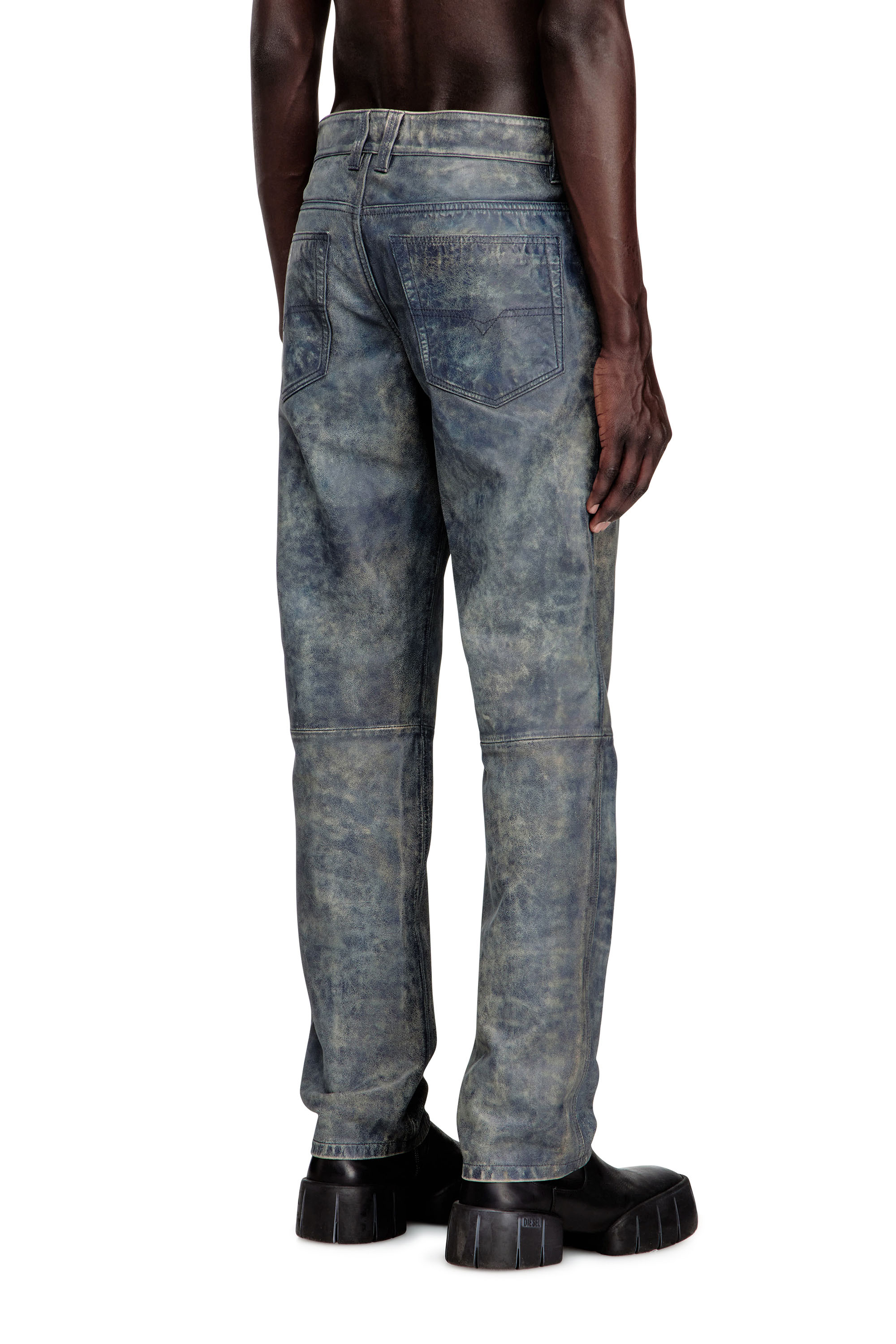Diesel - P-VYLL-QMBW, Herren Jeansschnitt-Lederhosen in Blau - 4