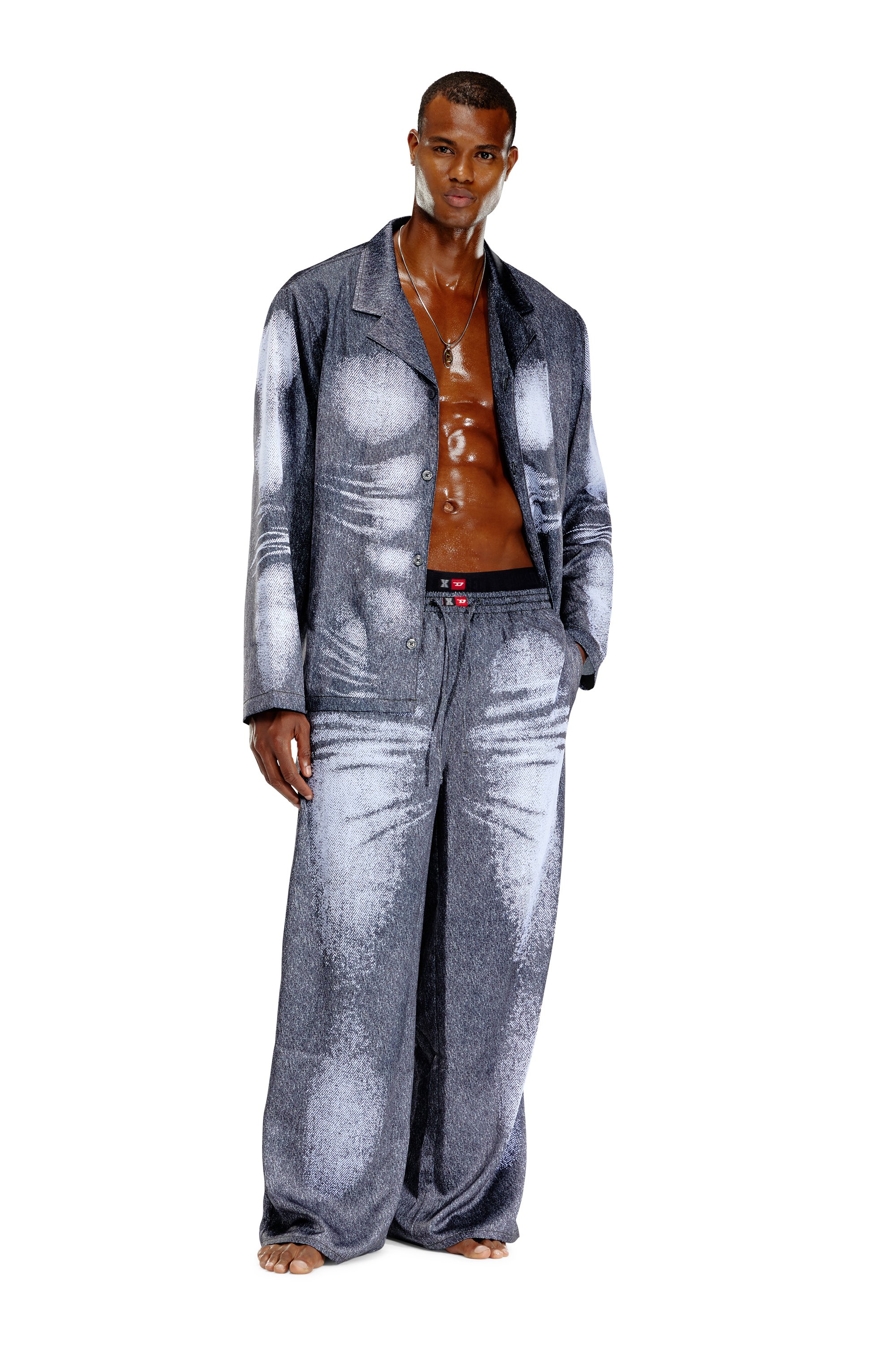 Diesel - STAINS-AND-TROMPE-SLEEP-PANT, Unisex Satin-Pyjamahose im Denim-Look in Grau - 2