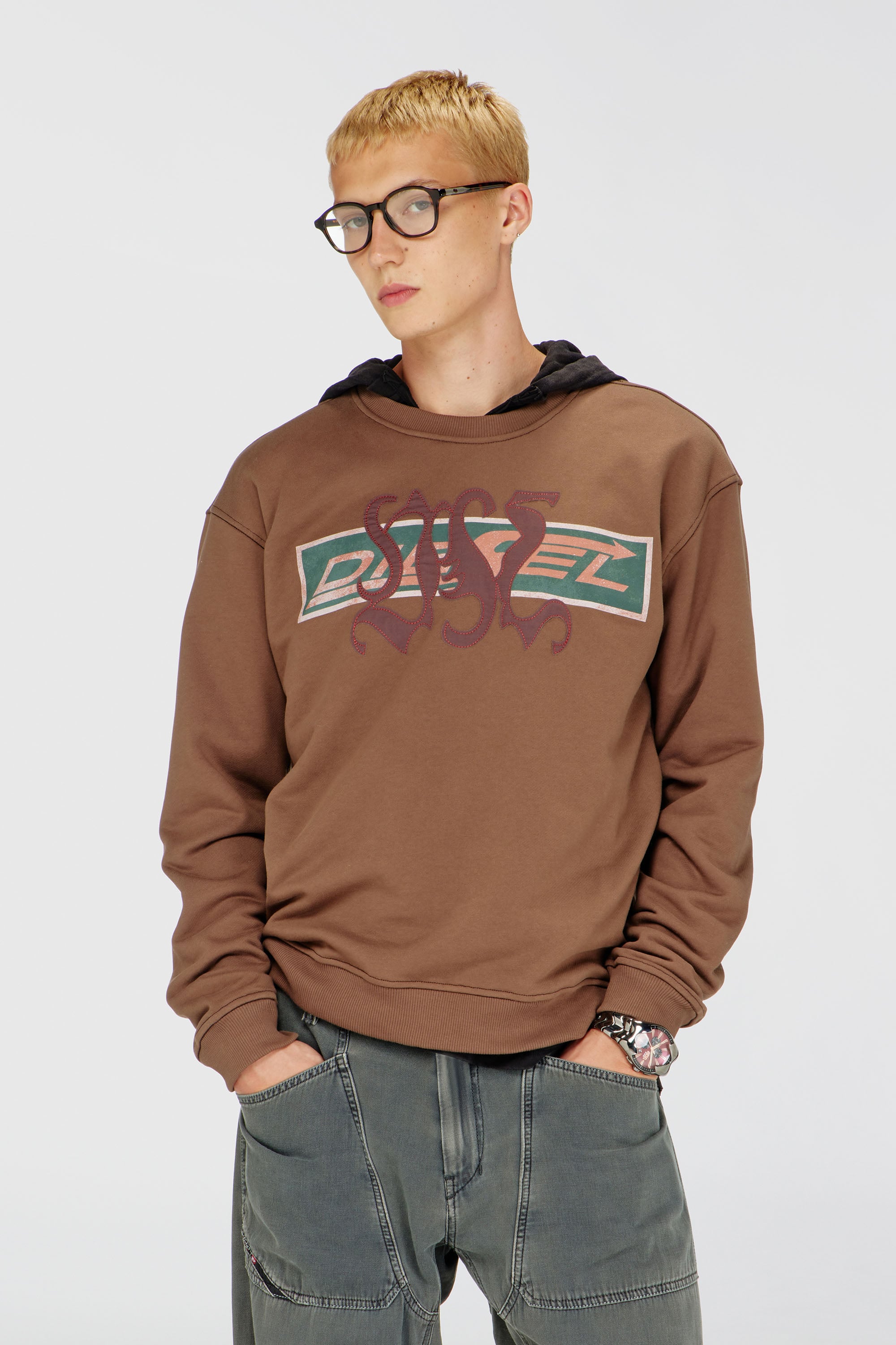 Diesel - S-NORM-AA6, Herren Sweatshirt mit grafischen Prints und patches in Braun - 1